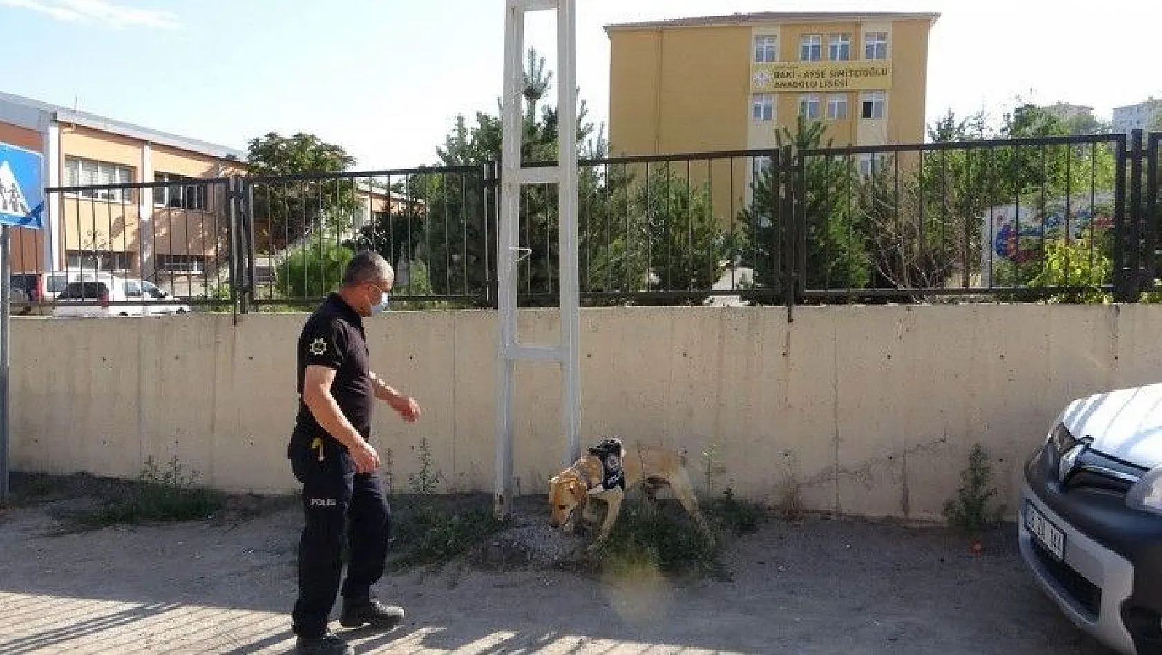 Kayseri polisinden  'narko-okul' uygulaması