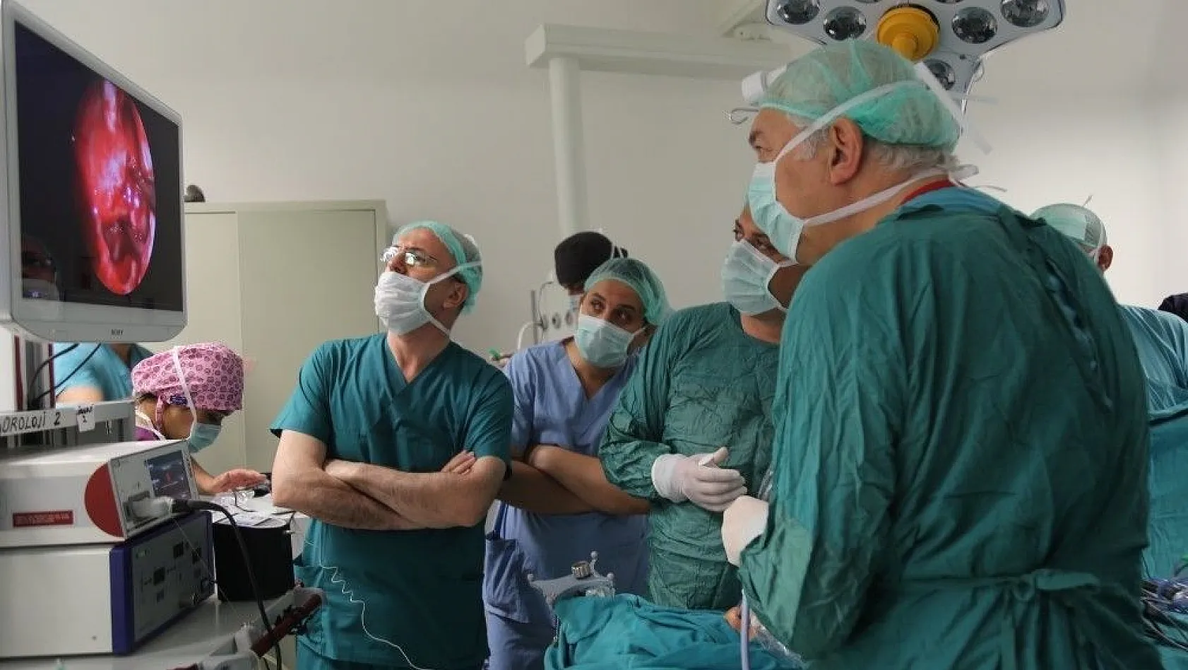 Kayseri Şehir Hastanesinde Bir İlk Gerçekleşti, Endoskopik Transsfenoidal Ameliyatı Yapıldı
