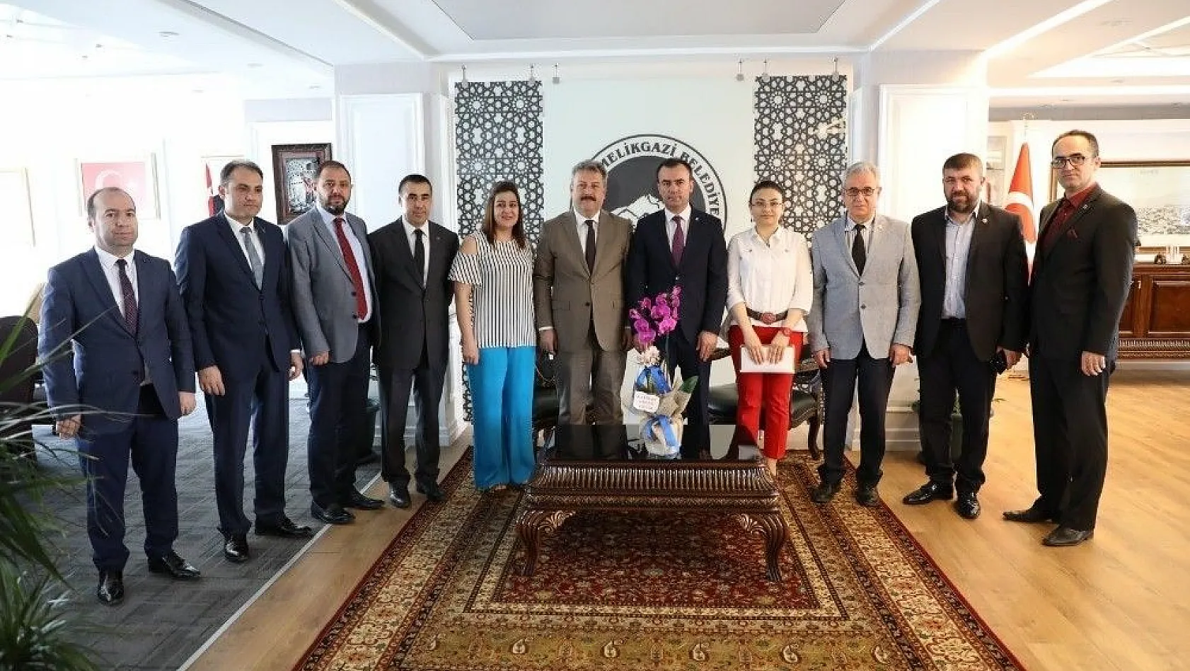 Kayseri Serbest Muhasebeci Mali Müşavirler Odası Yönetimi Başkan Dr. Mustafa Palancıoğlu'nu ziyaret etti
