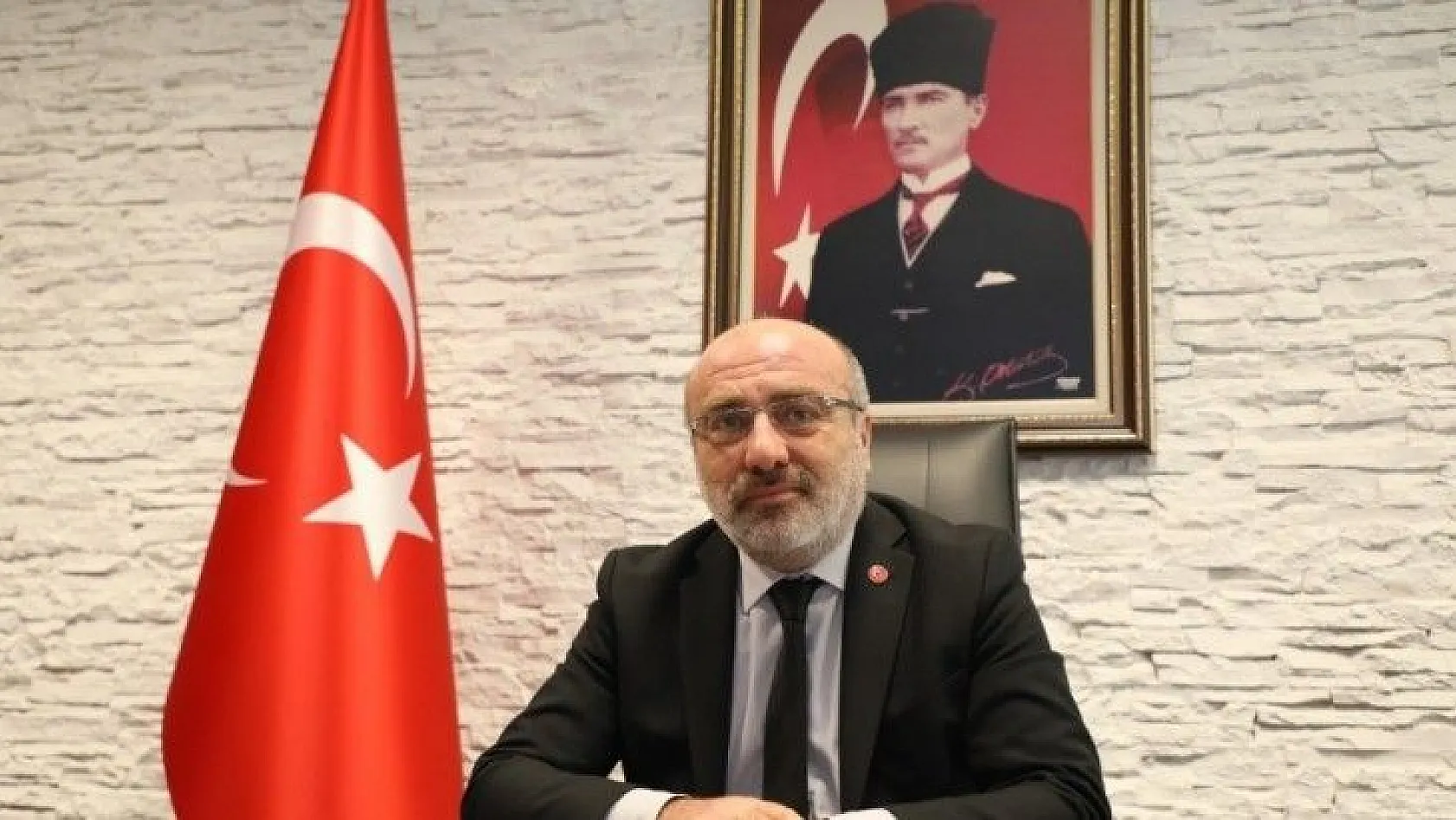 Kayseri Üniversitesi Rektörü Prof. Dr. Kurtuluş Karamustafa'nın Yeni Yıl Mesajı