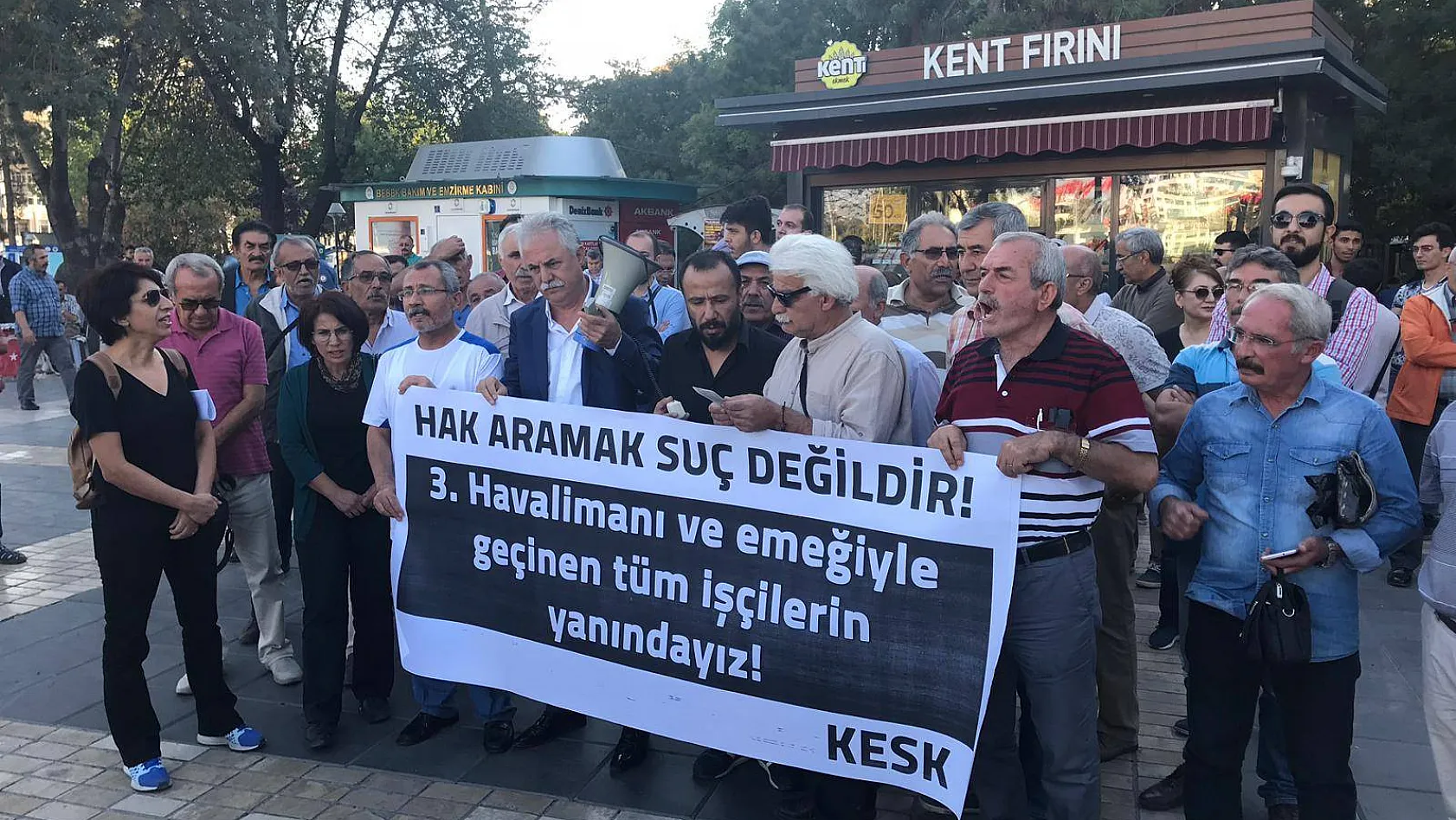 Kayseri'de 3'üncü Havalimanı işçilerine destek eylemi: Hak aramak suç değildir