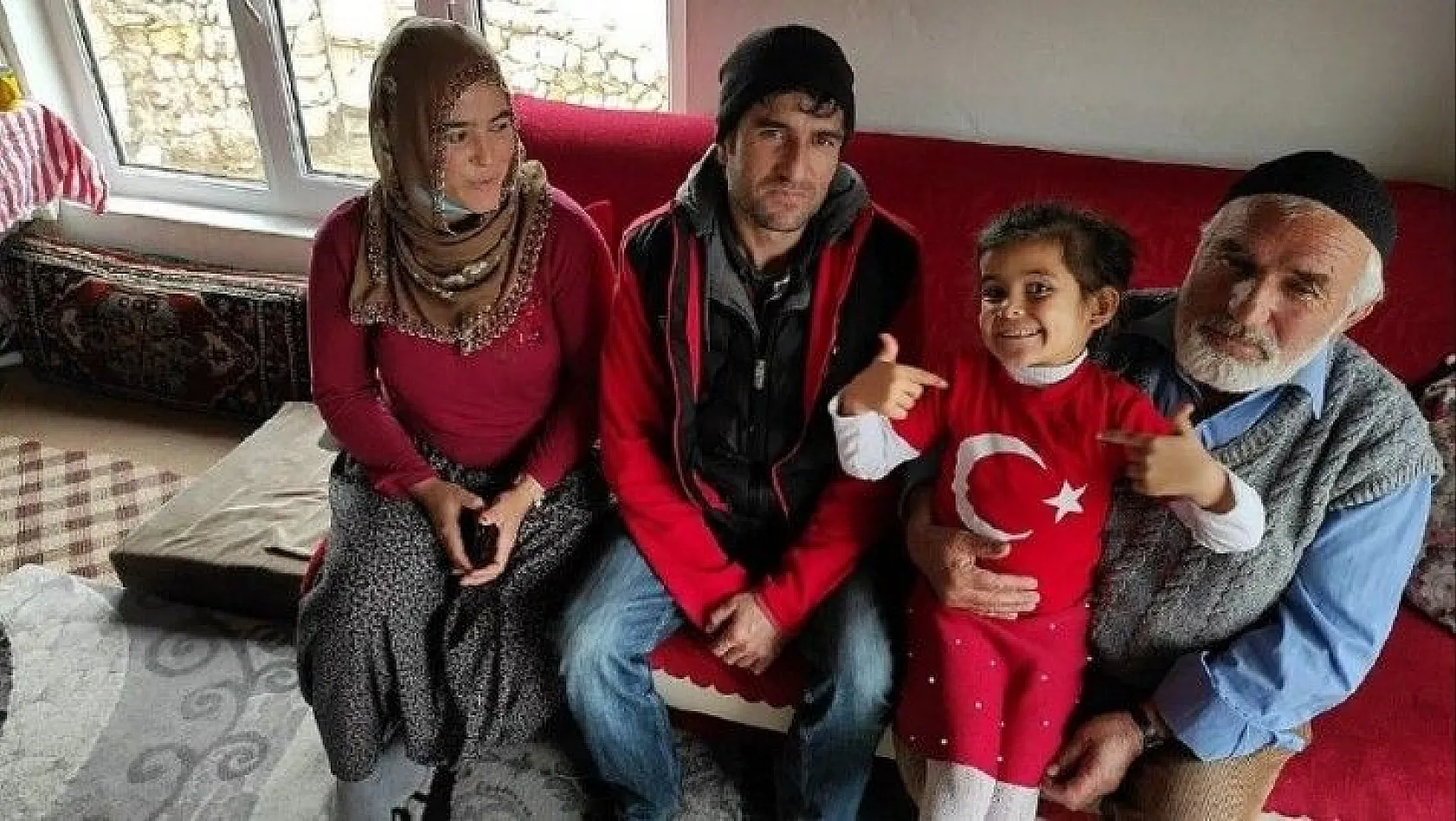 Kayserili küçük Ayşe'nin İstiklal Marşı sevgisi için seferber oldular