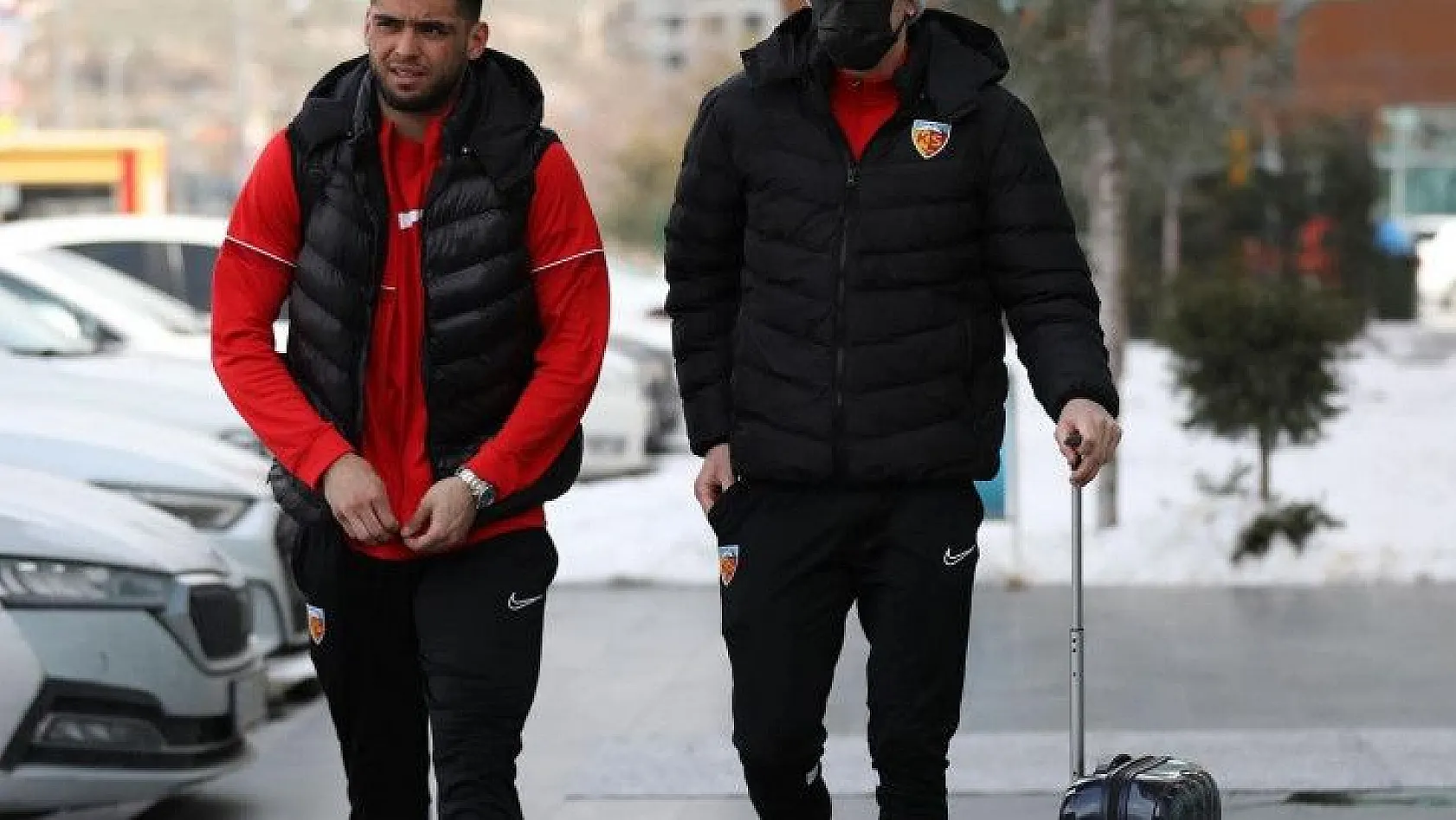 Kayserispor, 25 futbolcuyla İstanbul'a gitti