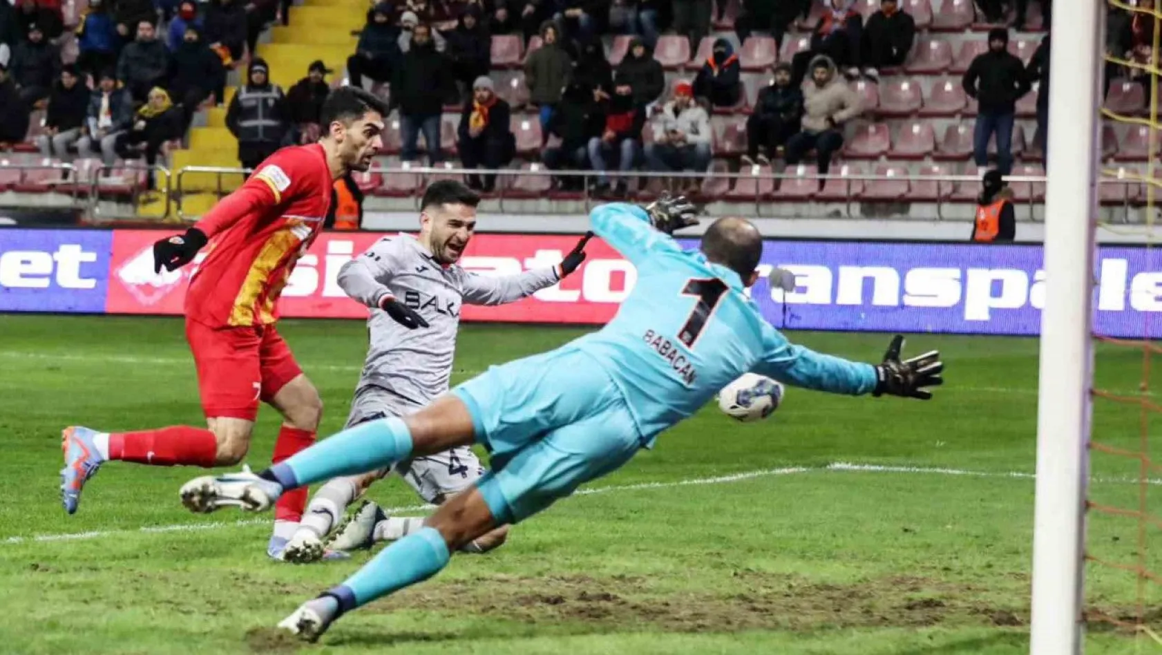 Kayserispor bir kez daha Başakşehir'i mağlup etti