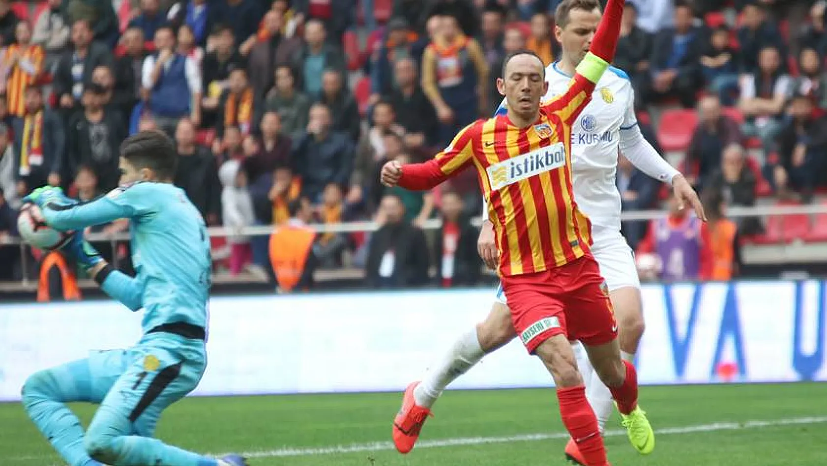 Kayserispor'da ilk gol Umut Bulut'tan