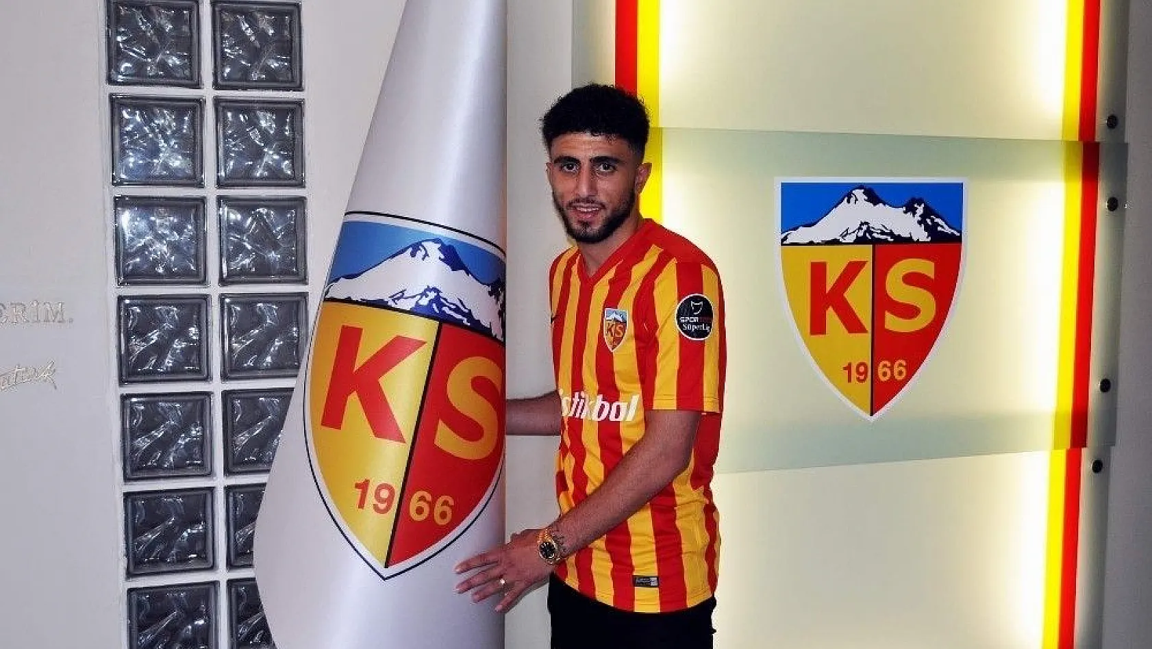 Kayserispor, Feyenord'dan Bilal Başacıkoğlu'nu transfer etti