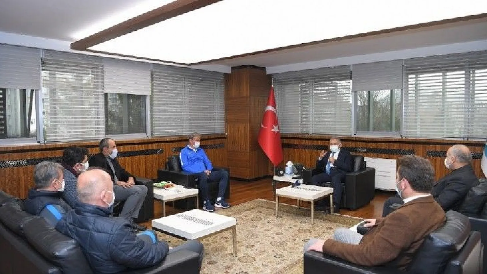 Kayserispor'un yeni hocası Hamza Hamzaoğlu, Başkan Büyükkılıç'ı ziyaret etti