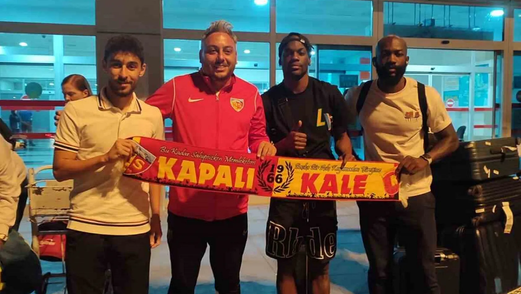 Kayserispor'un yeni transferleri Kayseri'ye geldi