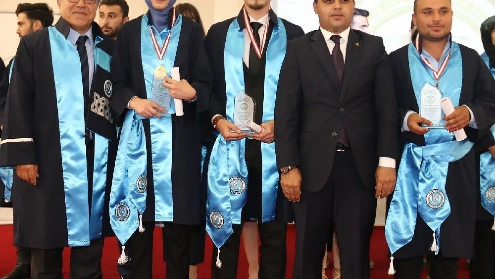 KAYÜ Tomarza Mustafa Akıncıoğlu MYO'dan 30 Öğrenci Mezun Oldu
