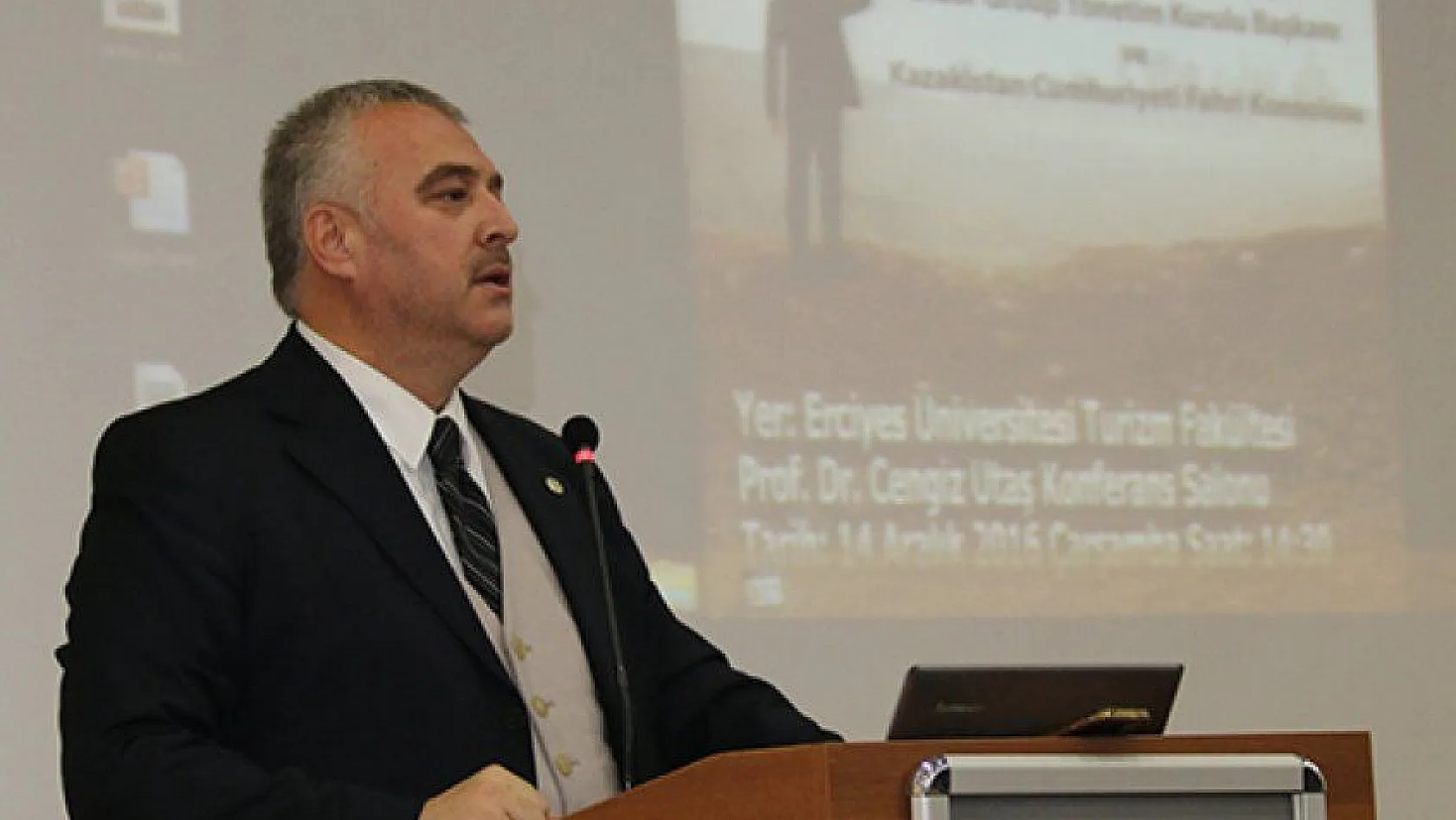 Kazakistan Fahri Konsolosu Uluer, ERÜ Turizm Fakültesinde konferans verdi