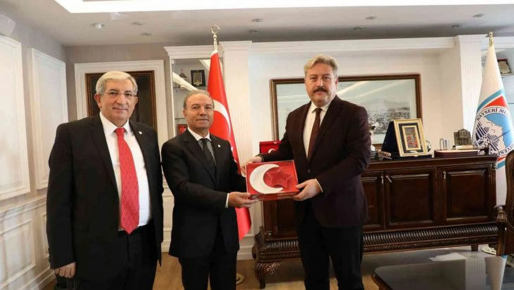 Kızılay'dan Başkan Palancıoğlu'na ziyaret