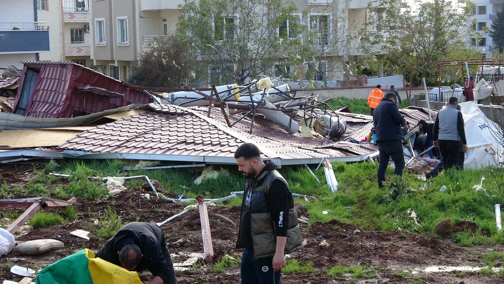 Kahramanmaraş'taki fırtınada 1 kişi hayatını kaybetti, 50 kişi de yaralandı