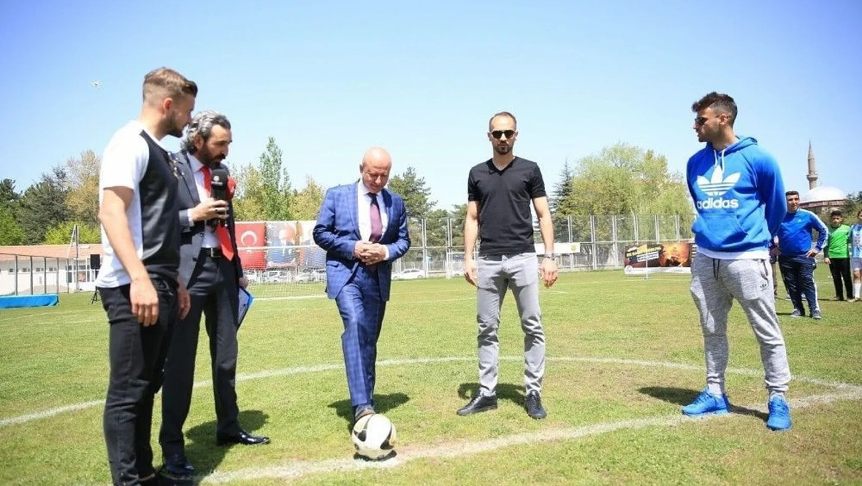 Kocasinan'da Ortaokullar Arası Futbol Turnuvası Final heyecanı
