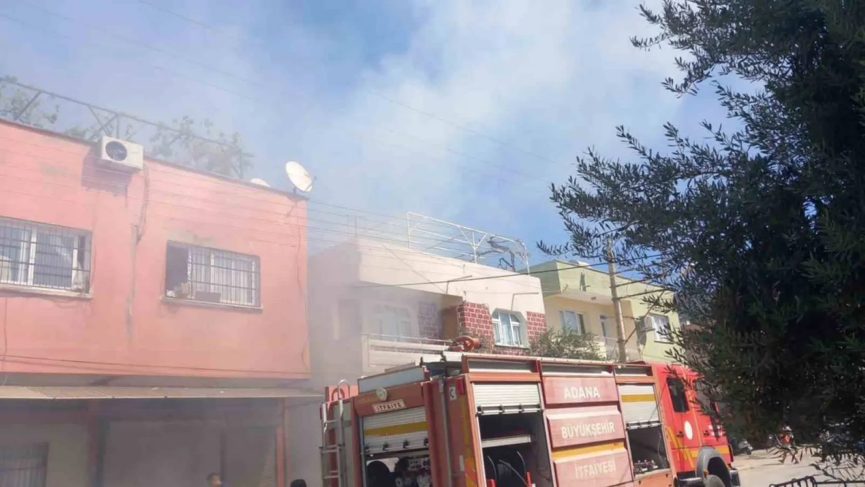 Kozan'da ikamet yangını