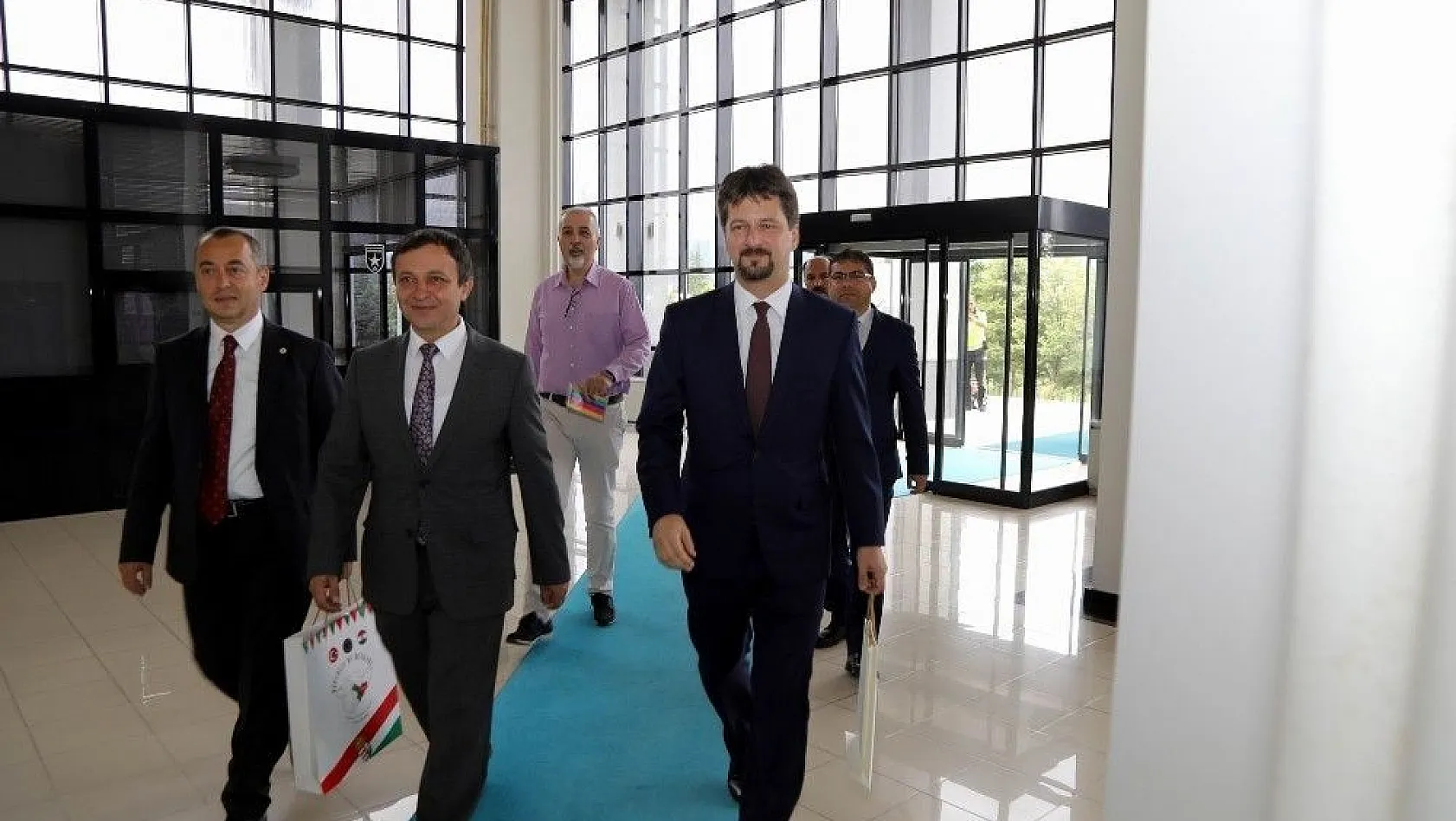 Macaristan'ın Ankara Büyükelçisi, ERÜ Rektörünü Ziyaret Etti
