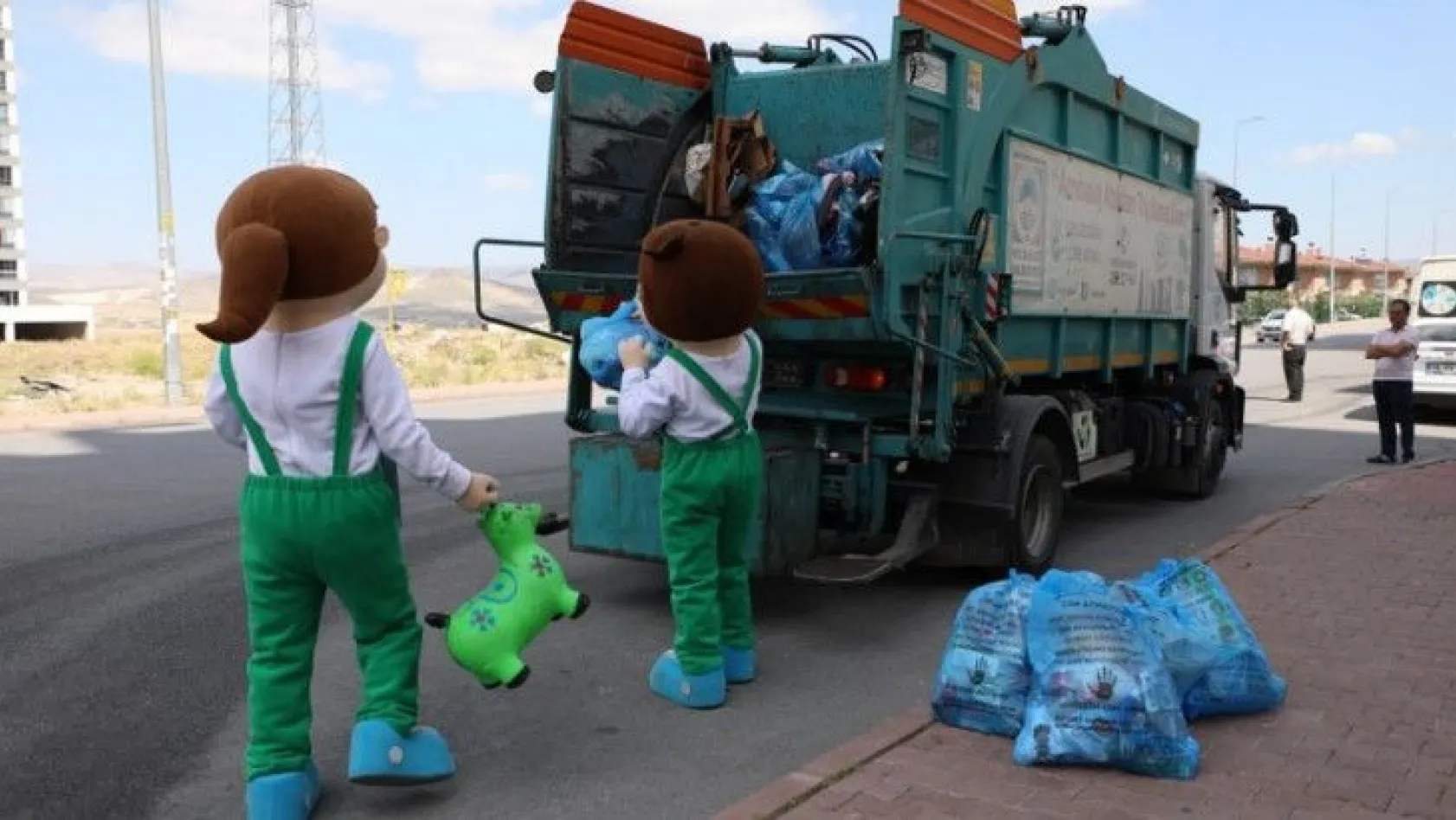 Mahallelerde toplu temizlik uygulaması Yeşilyurt'ta