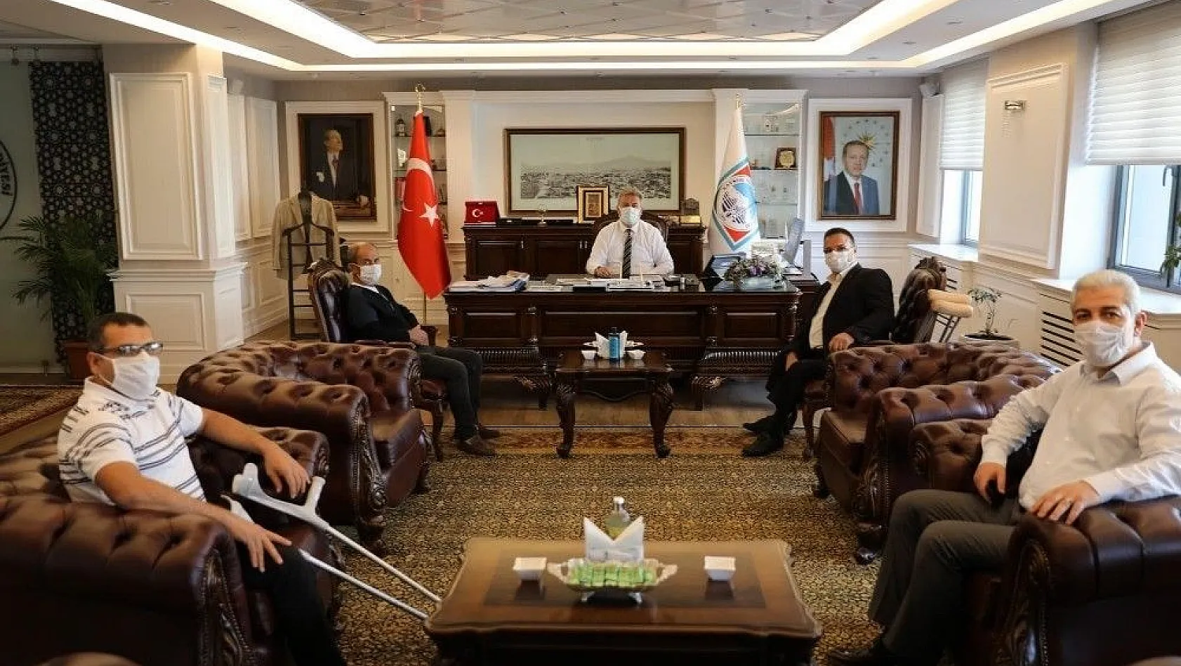Melikgazi Belediyesi Bedensel Engelliler Gençlik ve Spor Kulübü Ampute Takımı Başkan Palancıoğlu'nu ziyaret etti

