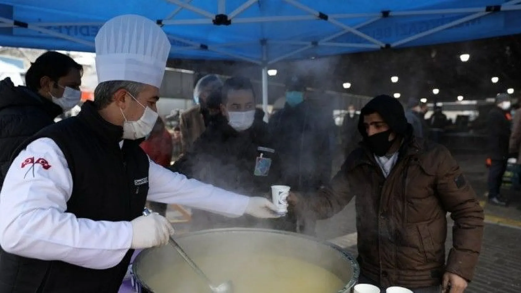 Melikgazi'den pazar esnafına sıcak çorba ikramı
