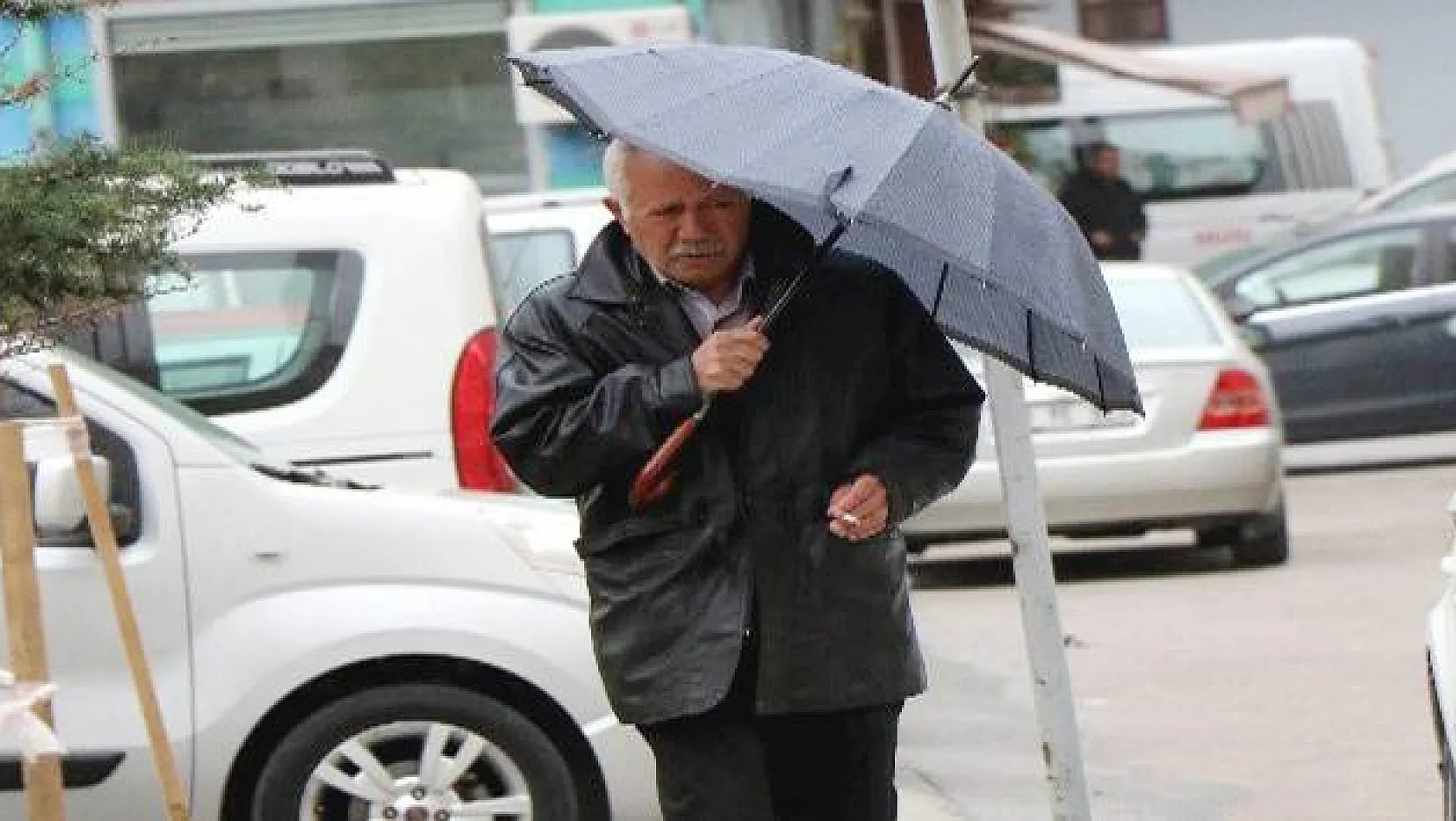 Meteoroloji yağmur ve rüzgara karşı vatandaşları uyardı