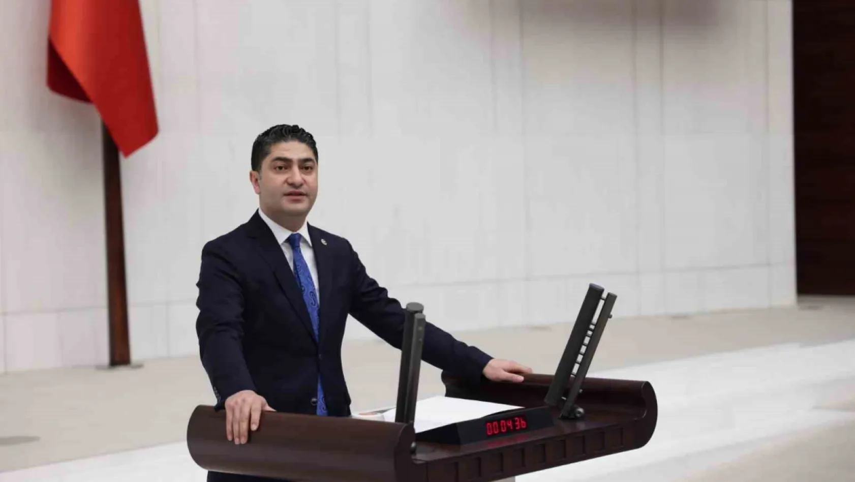 MHP'li Özdemir, ağır hasarlı okullardaki çalışmalara ilişkin MEB'e soru önergesi verdi