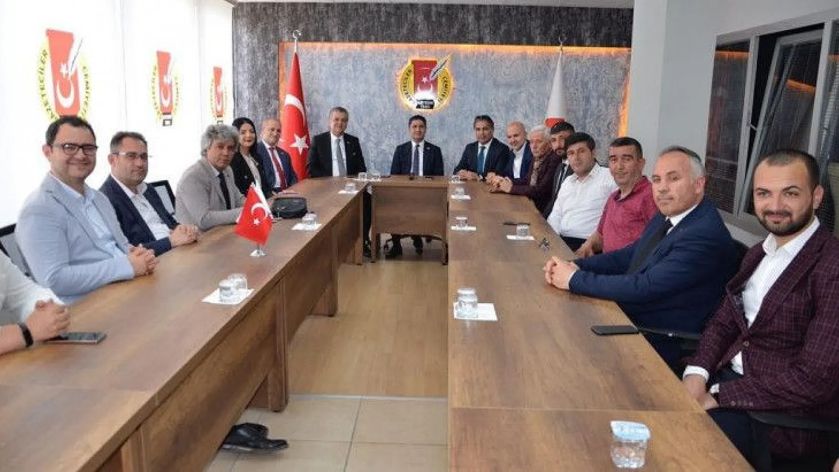 MHP'li Özdemir'den KGC'ye ziyaret