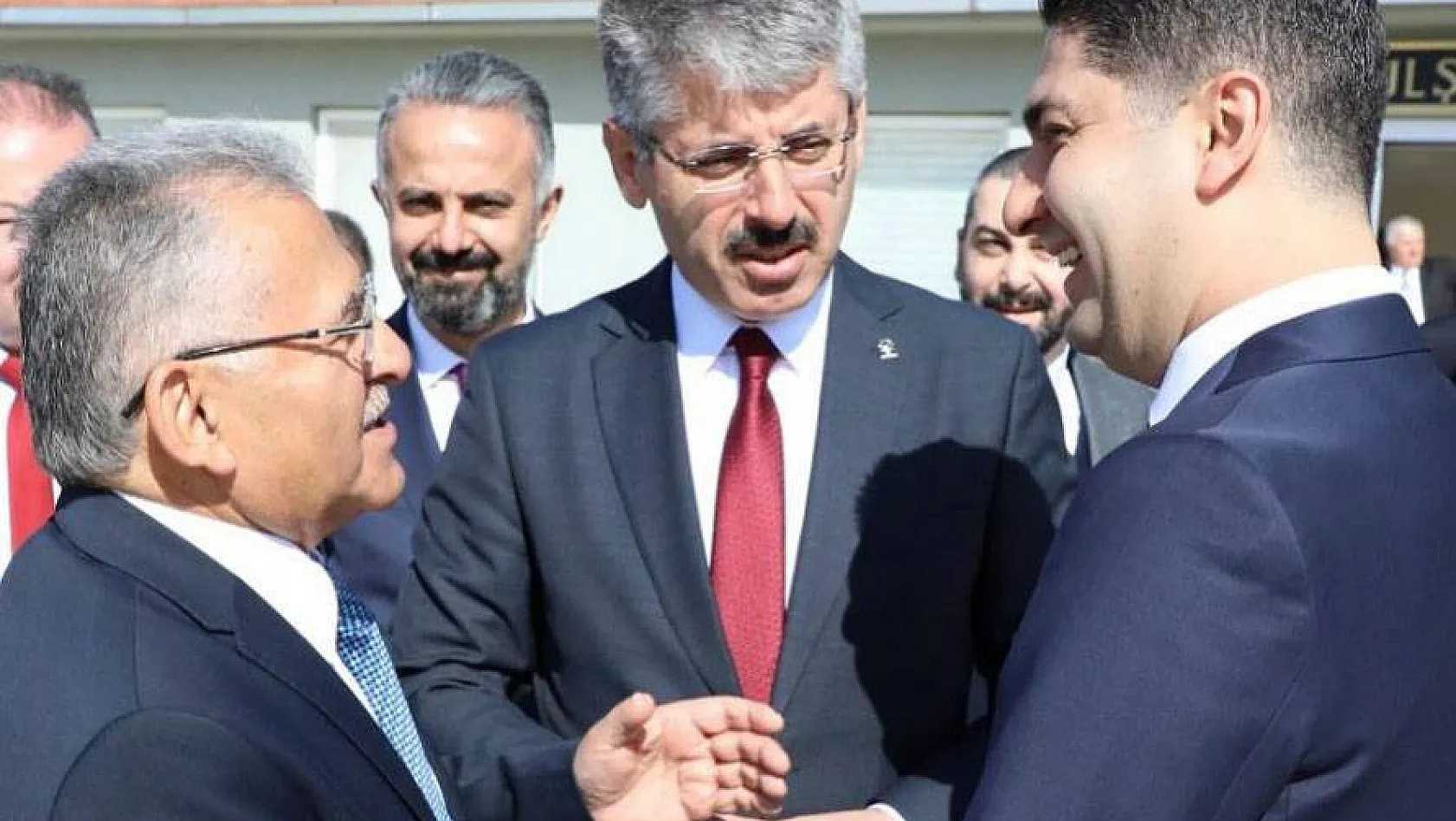 MHP'li vekilden AK Partili Başkana tebrik: Mütevaziliği ile nazarımızda saygın bir yere sahip