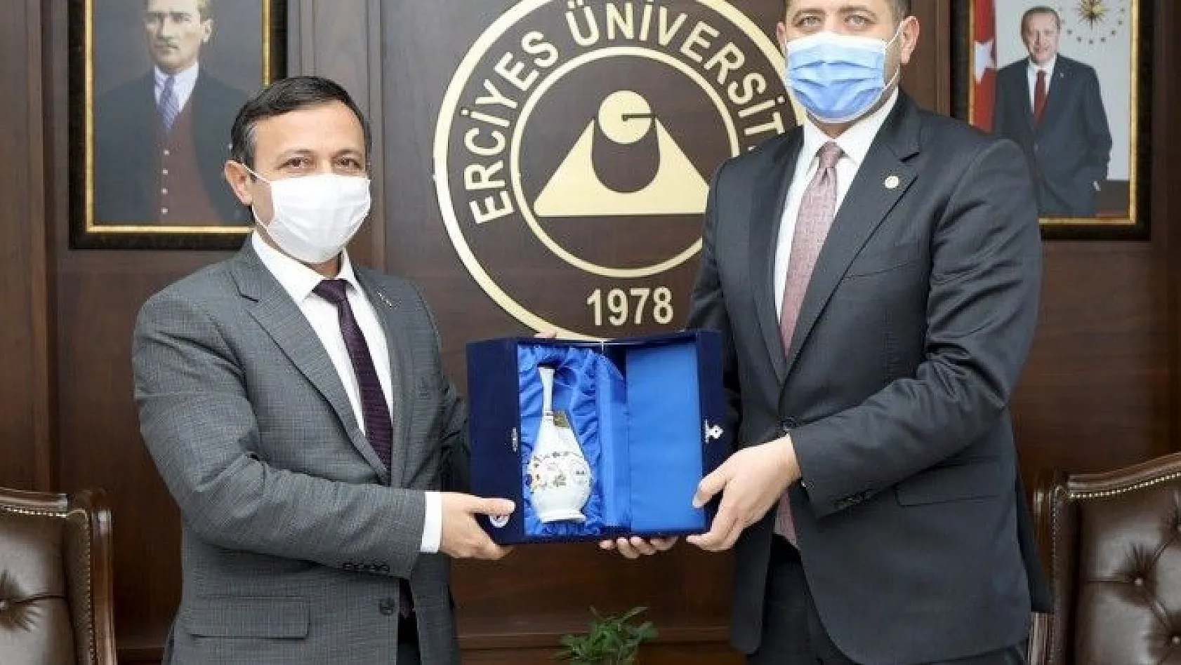 MHP'li vekilden Erciyes Üniversitesine aşı ziyareti!