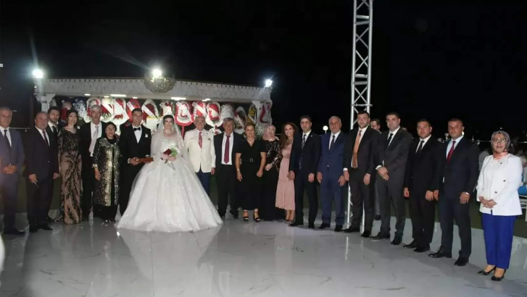 MHP'lilerin çıkarma yaptığı düğün bakın kimin?