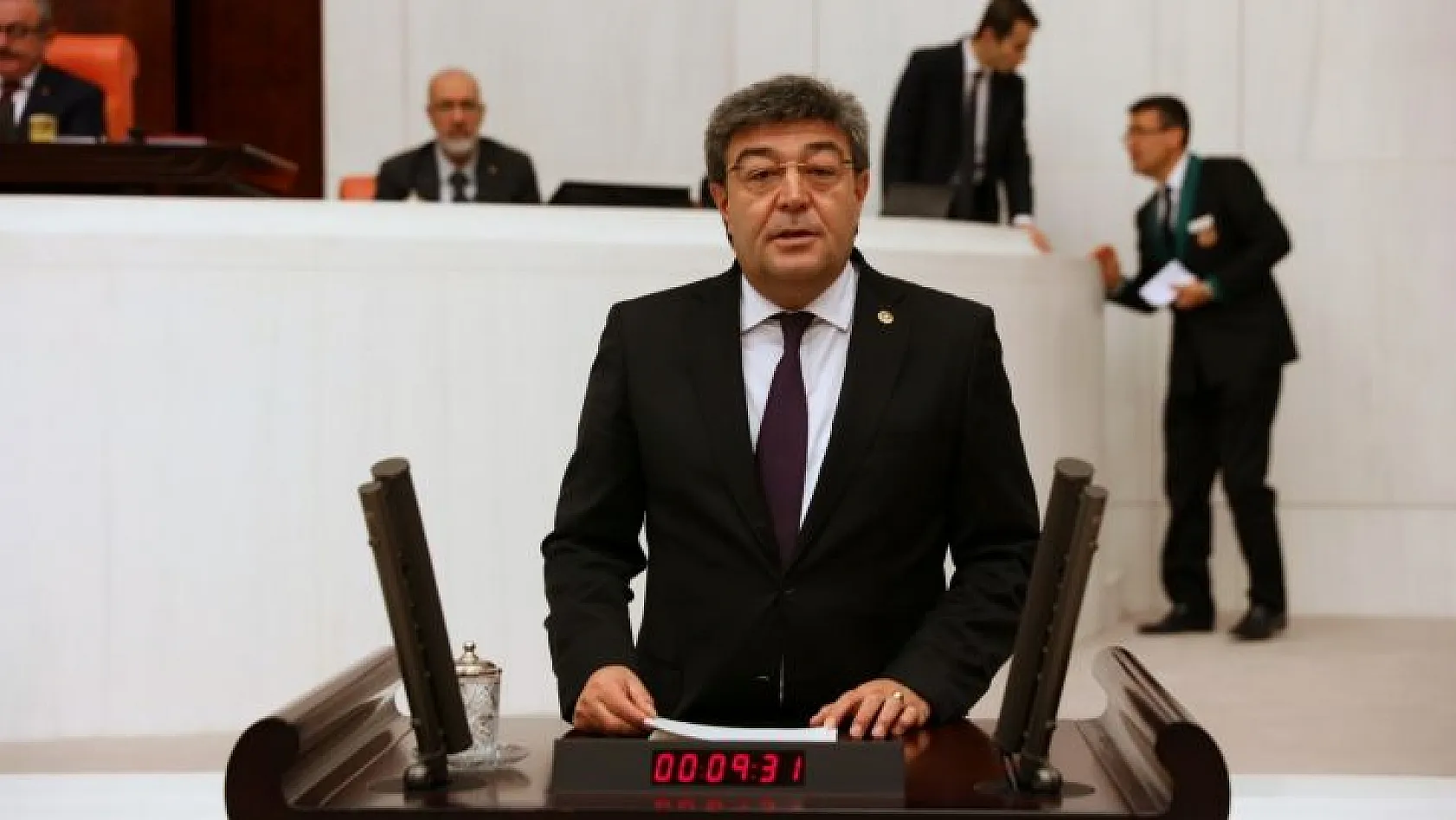 Milletvekili Ataş, Kayseri'deki esnaf eylemini Meclis'e taşıdı...