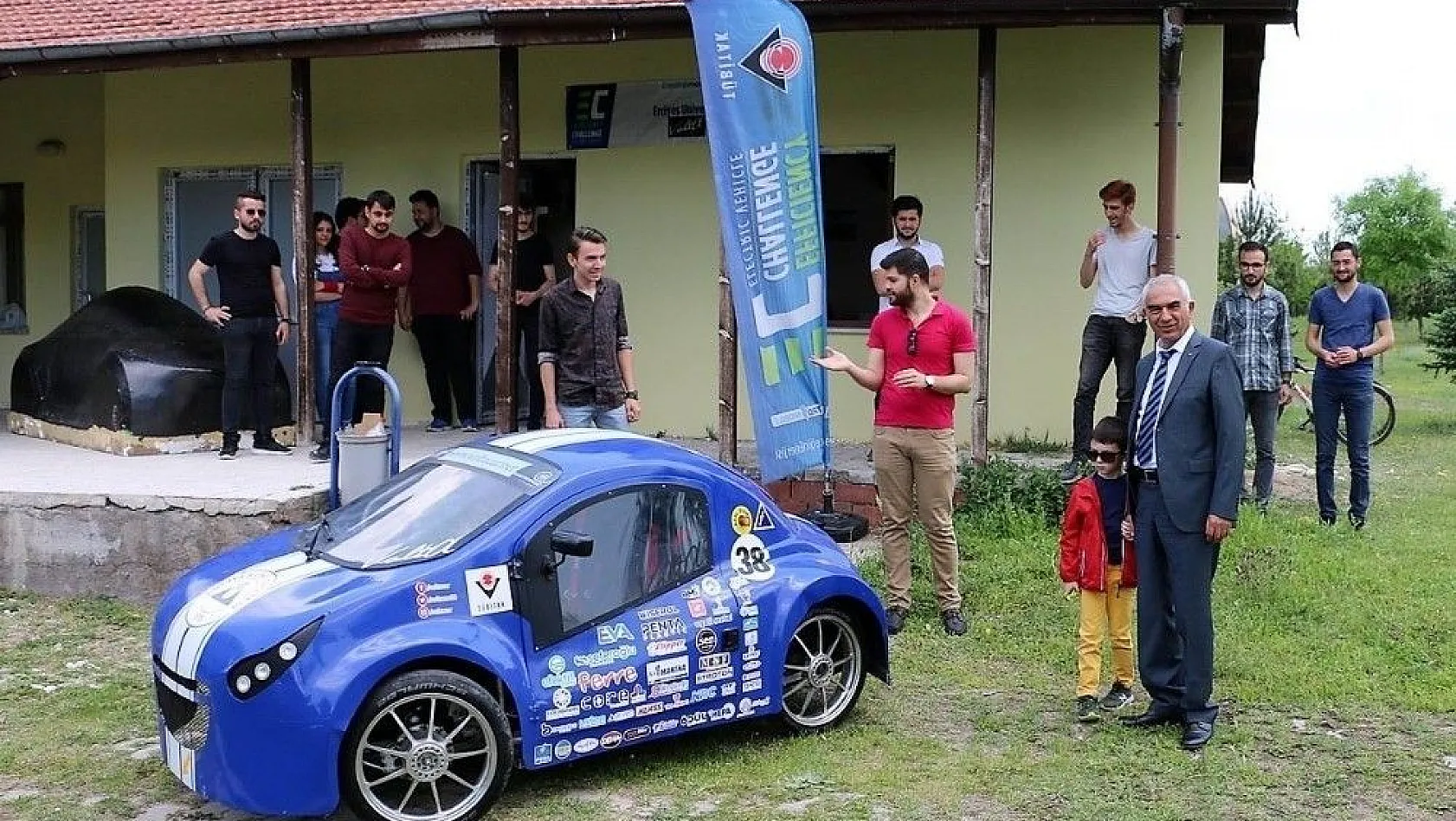 Mimarsinan OSB, ERÜ'nün elektrikli aracı 'VoltaCar'a sponsor oldu