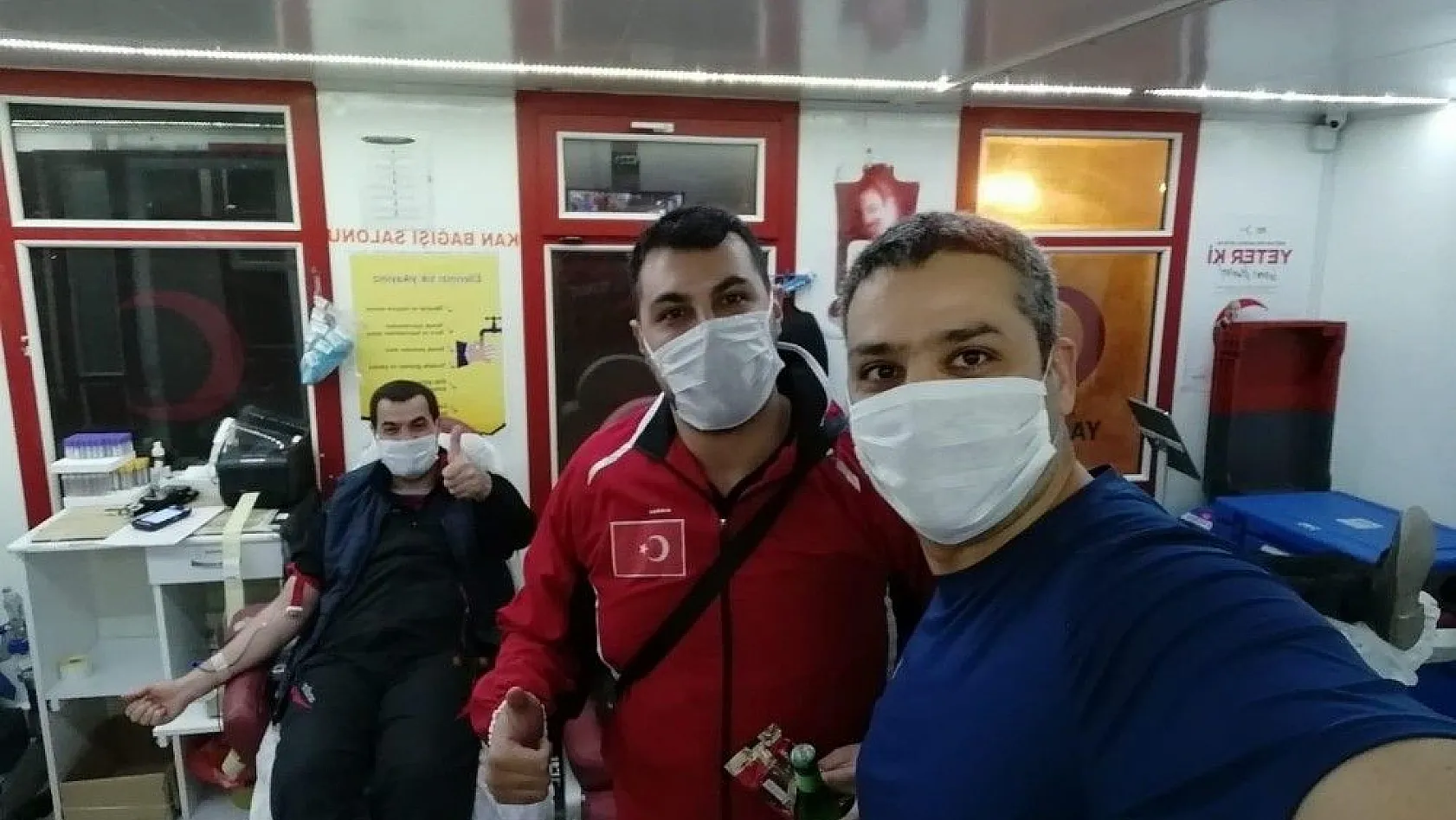 Murat Eskici'den kan bağışına destek veren personele teşekkür

