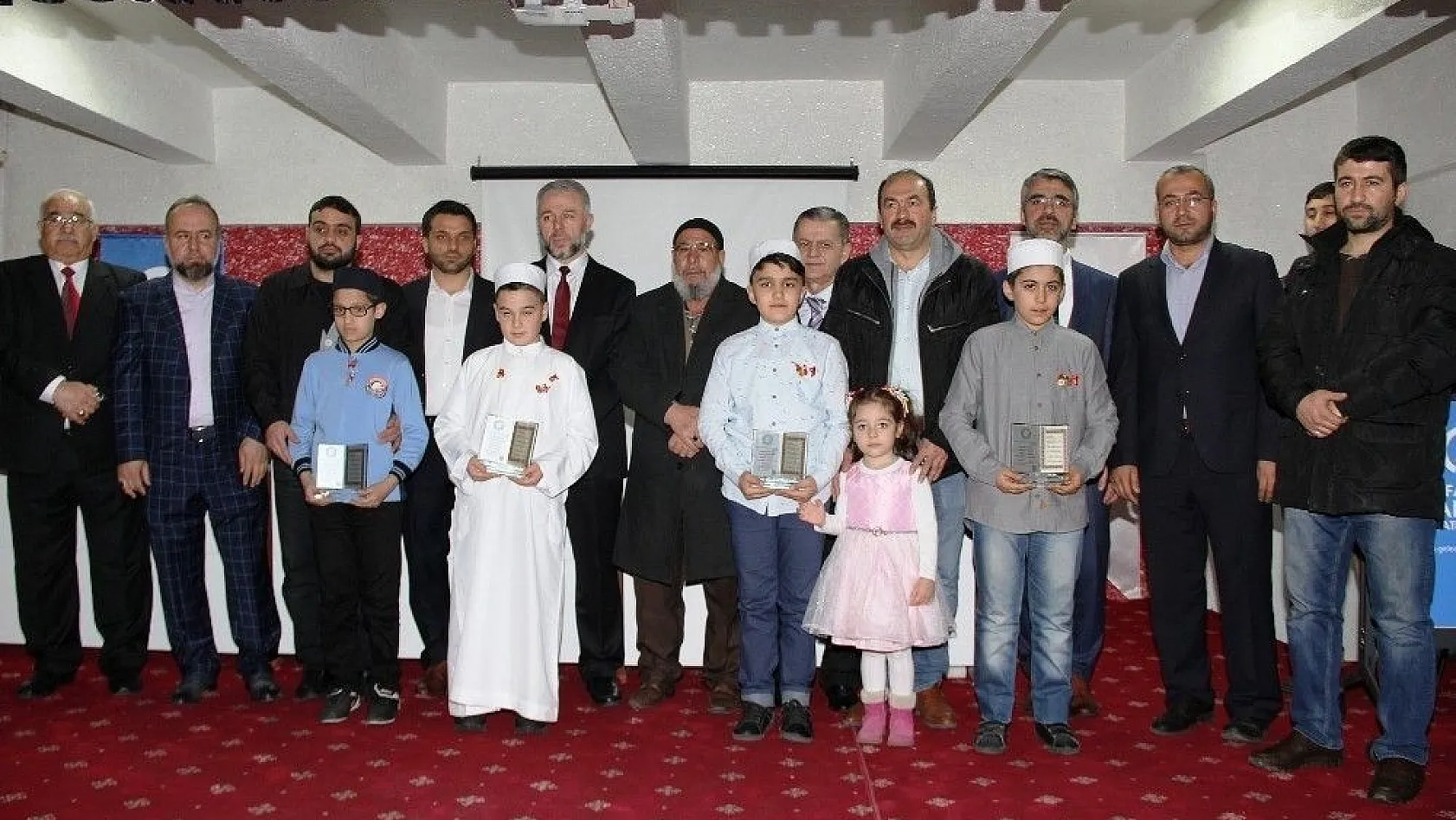 Mustafa Germirli İmam Hatip Ortaokulu ilk hafızlarını verdi