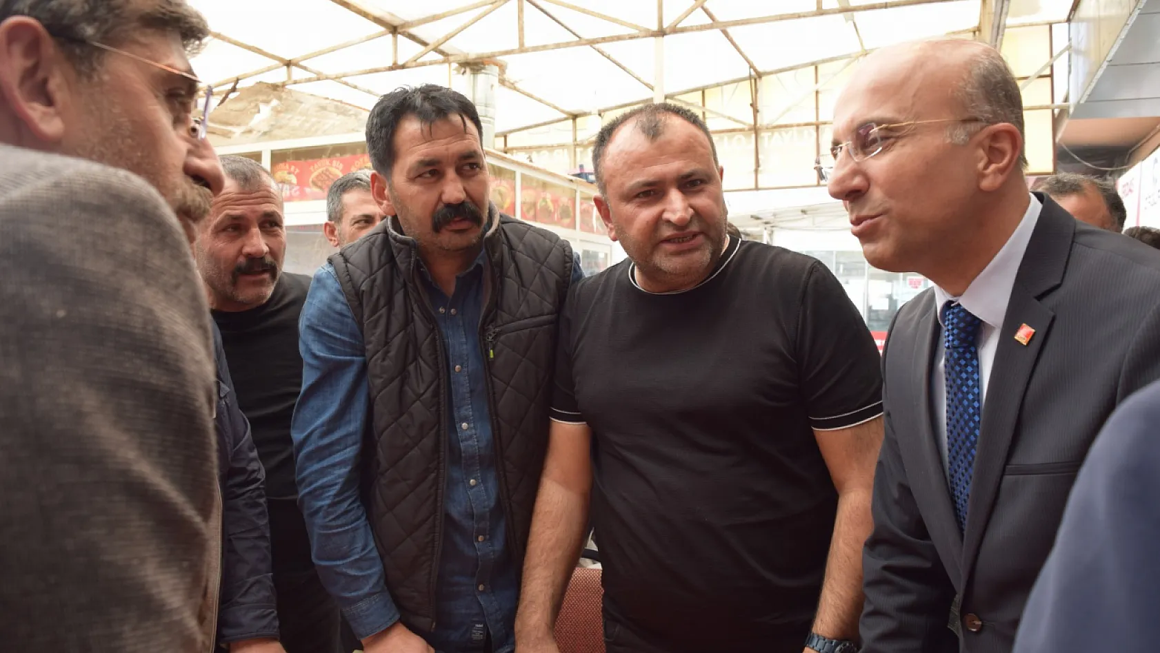 Nakliyeciler CHP Milletvekili adayı Aşkın Genç'e dert yandı: Değişim şart...