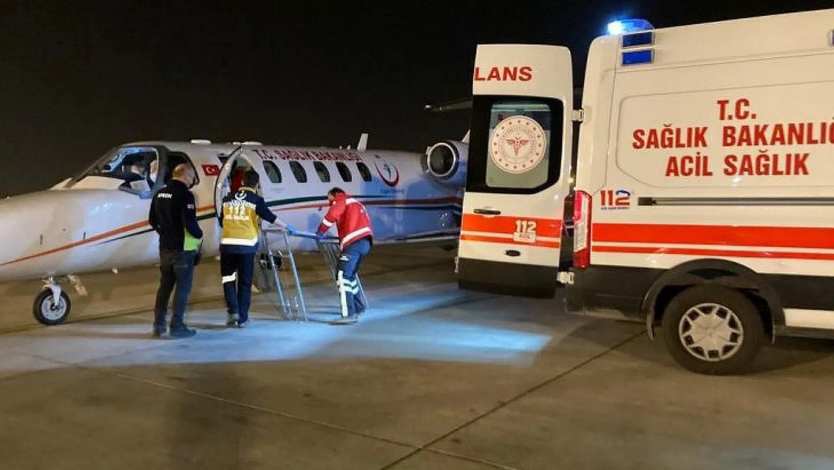 Nefes alamayan hastaya uçak ambulans yetişti