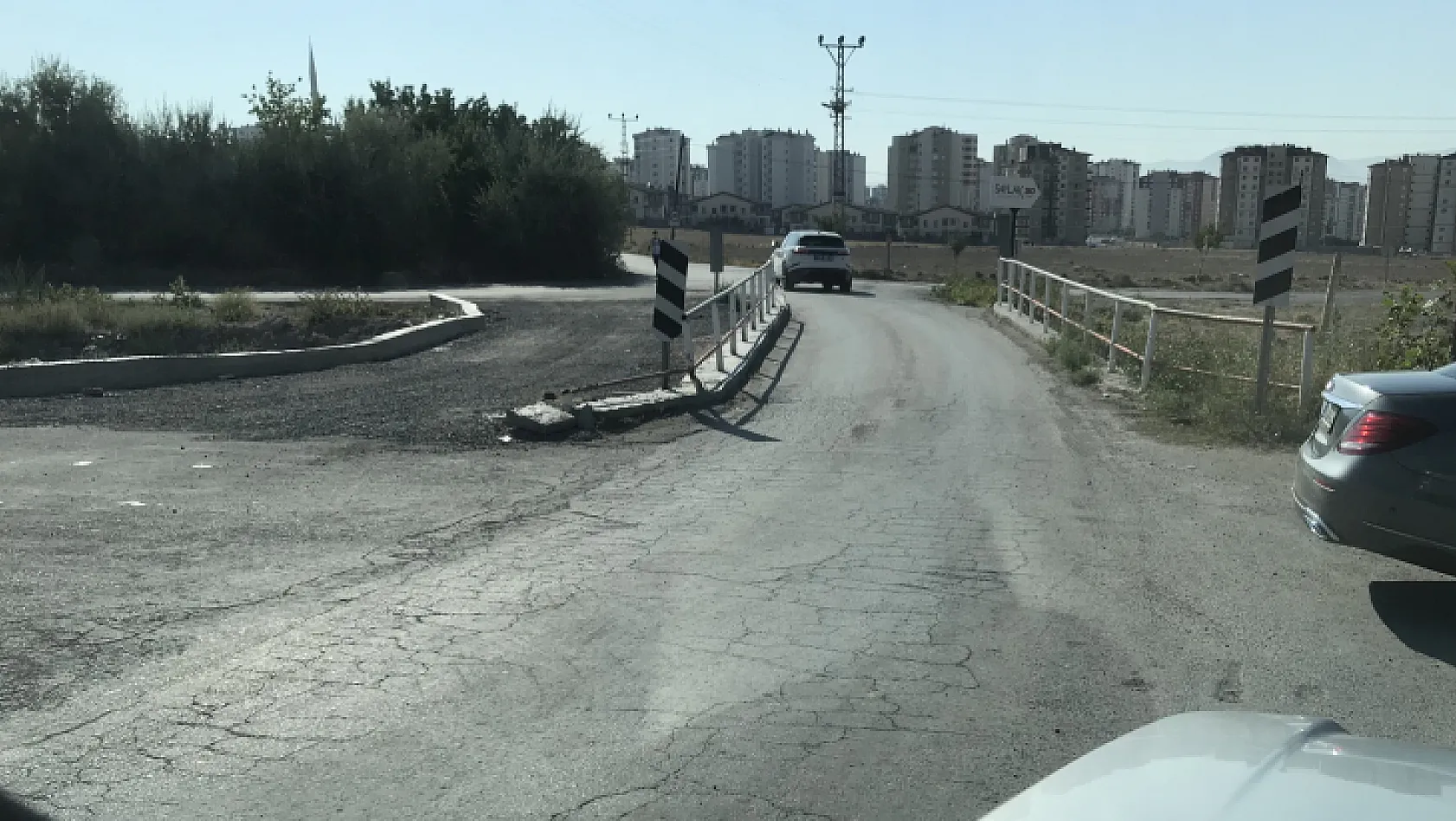 ODTÜ Koleji önünde yapılan köprü aylardır asfalt bekliyor