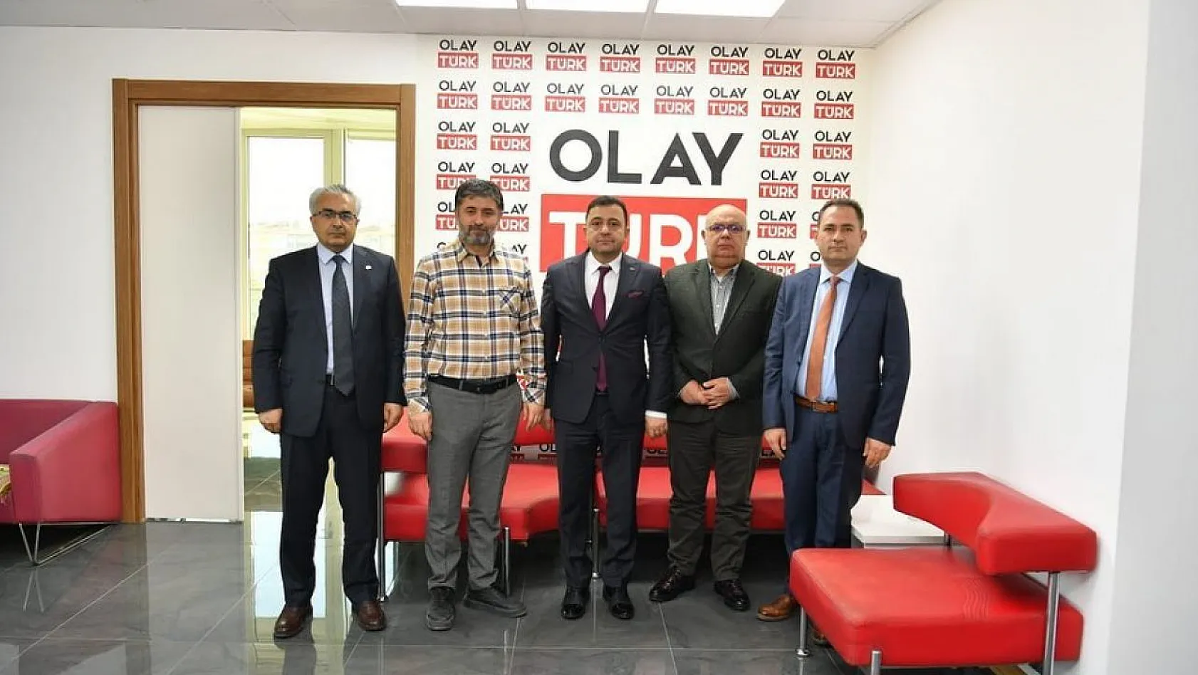 OSB yönetiminden Olay Türk TV'ye ziyaret...