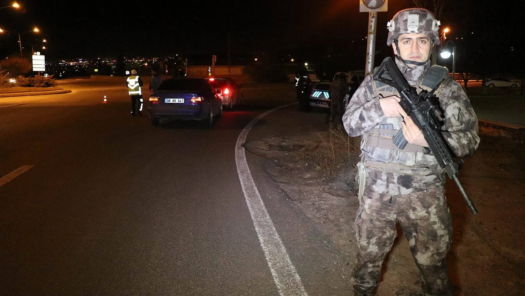 Kayseri'de PÖH'lü polis uygulaması