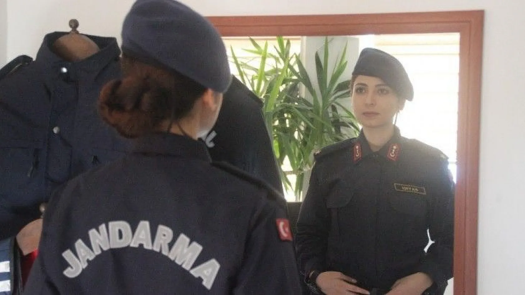 Kayseri'nin ilk kadın ilçe jandarma komutanı!
