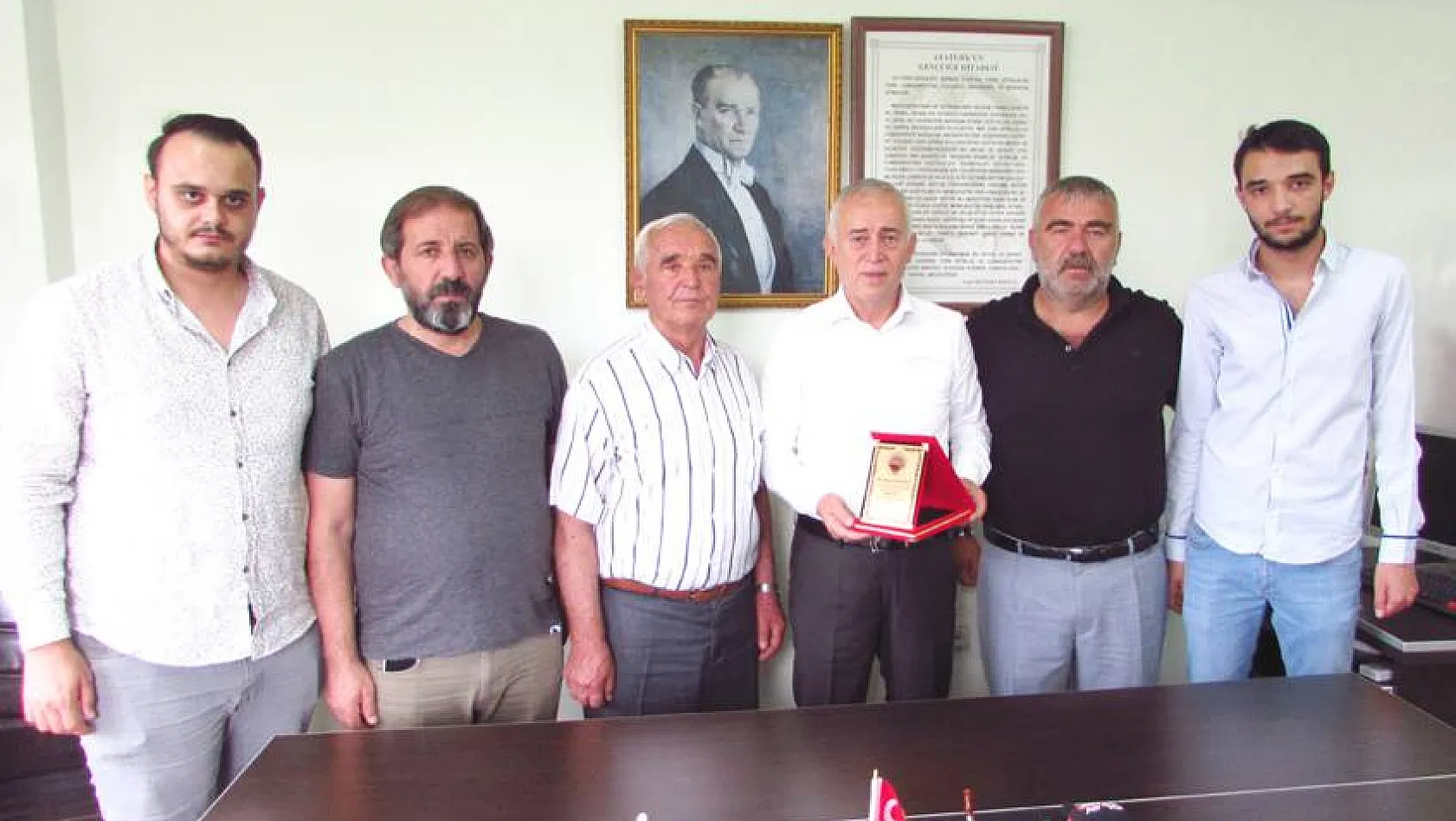 Özet ailesinden Soykarcı'ya teşekkür ziyareti