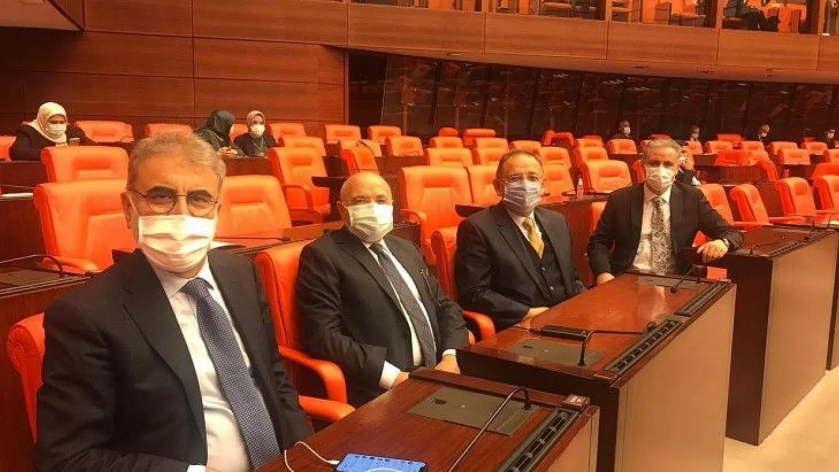 Özhaseki, uzun bir aradan sonra Meclis'te