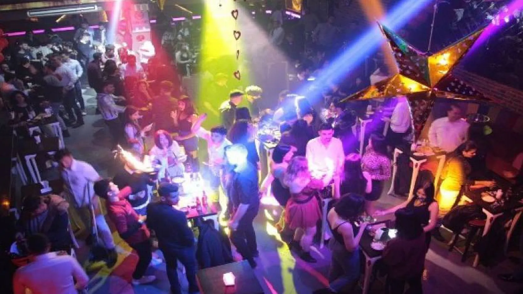 Pavyon, diskotek, bar, gece kulüpleri geçici süreliğine faaliyetlerini durdurulacak