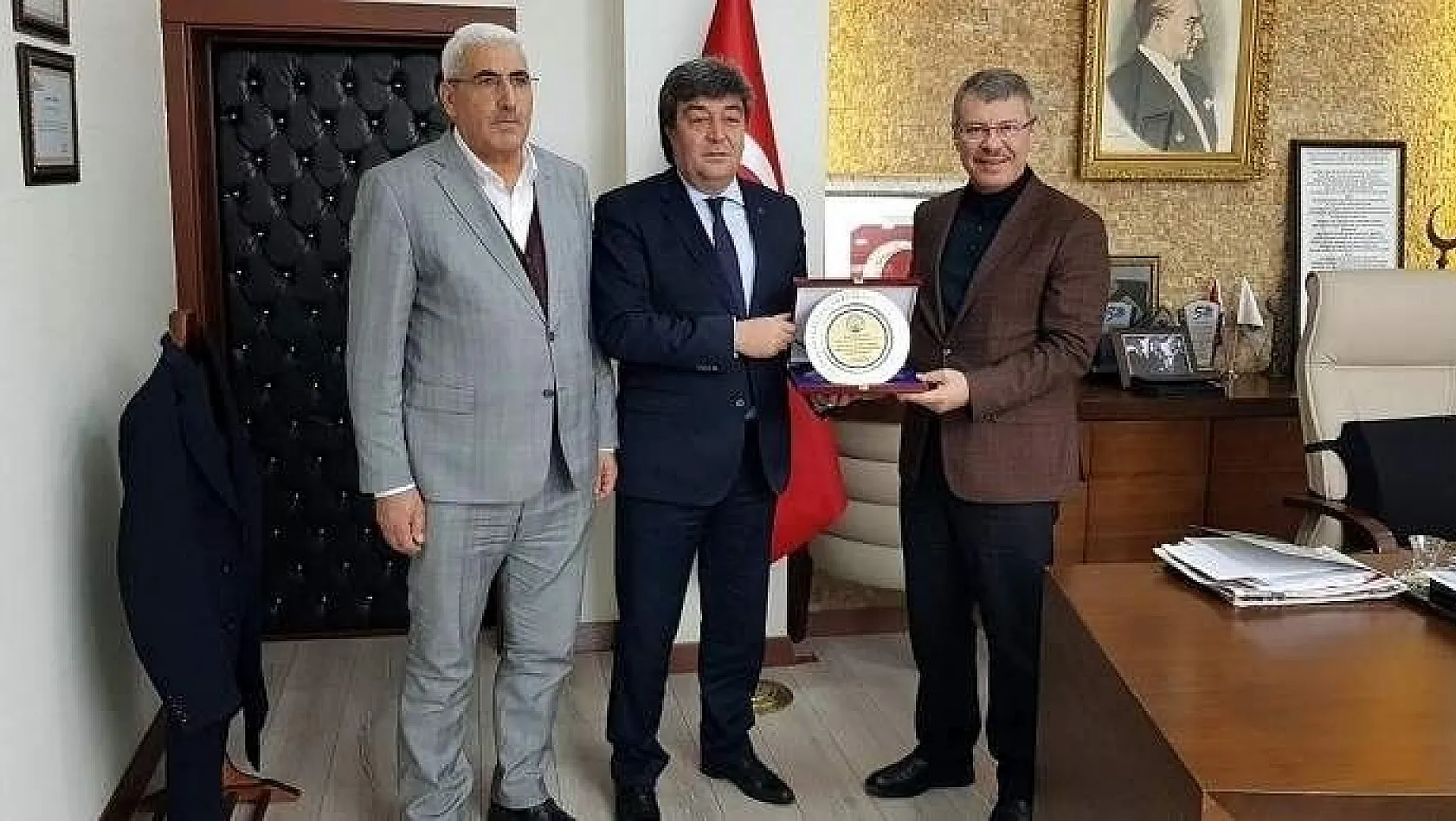 Pınarbaşı Belediye Başkanı Ataş'tan Hüseyin Akay'a ziyaret
