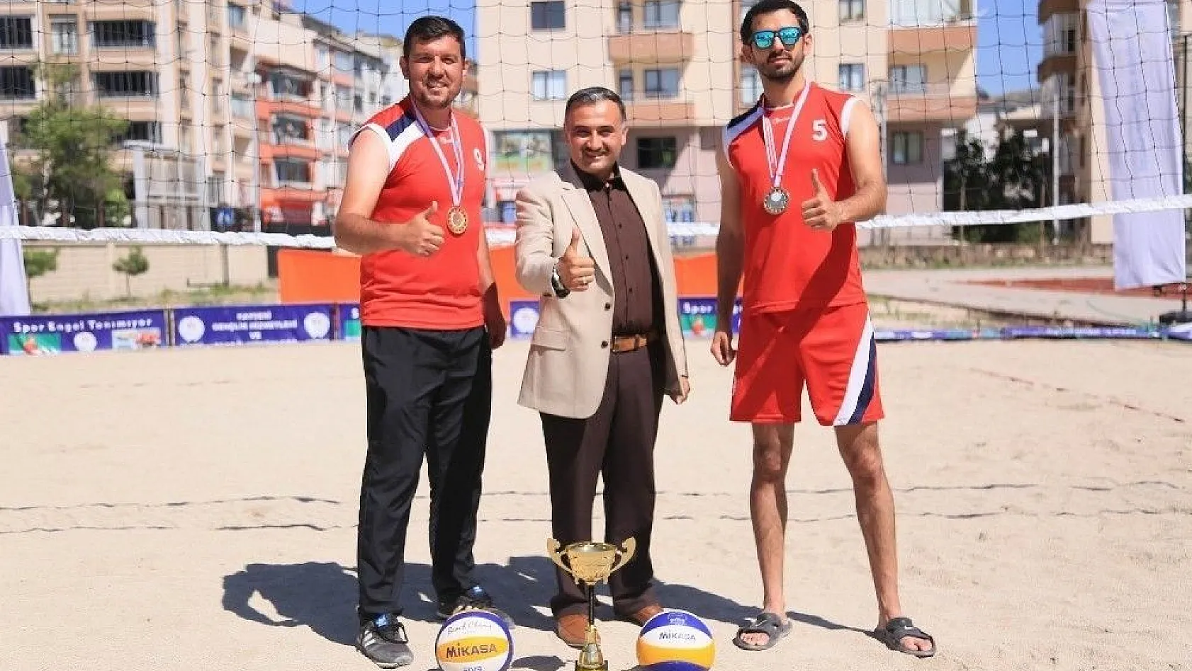 Plaj voleybolunda şampiyon Develi Belediyespor
