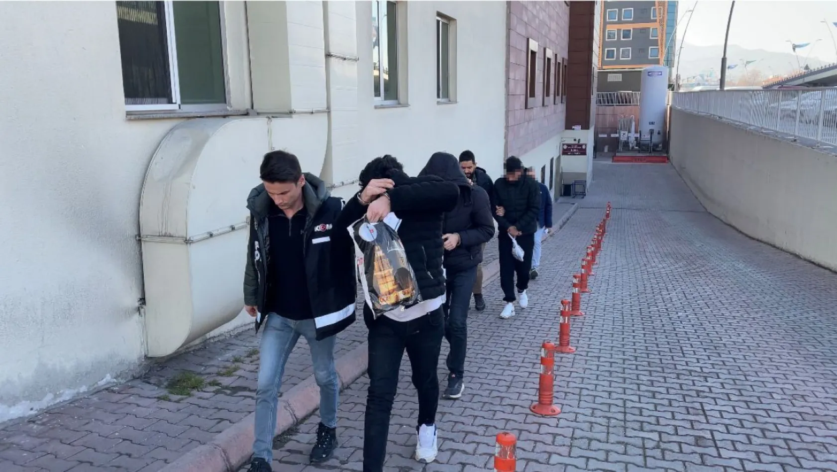 Kayseri'de işyeri kurşunlayanlar yakalandı!