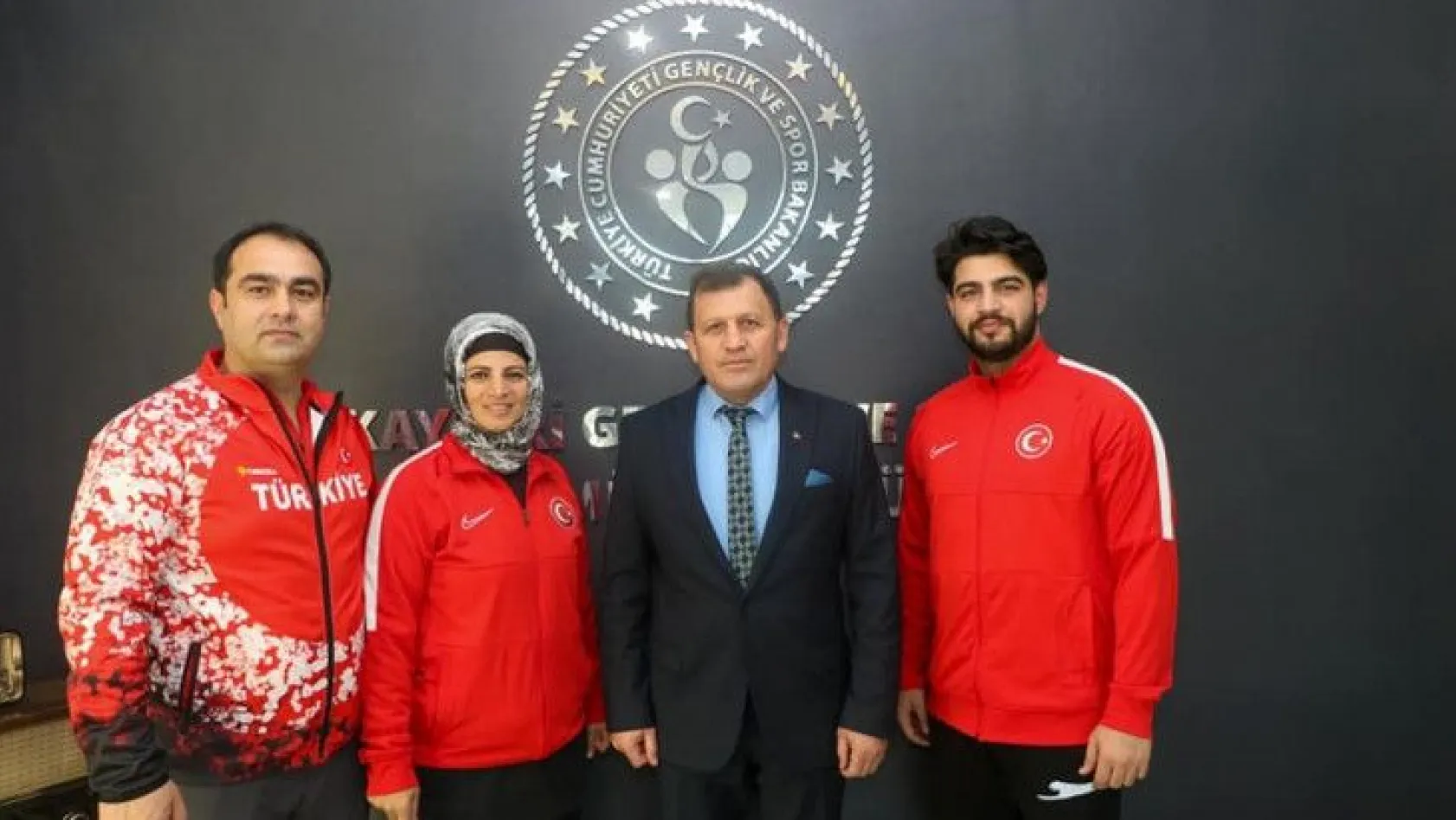 Şampiyonlardan Ali İhsan Kabakcı'ya ziyaret