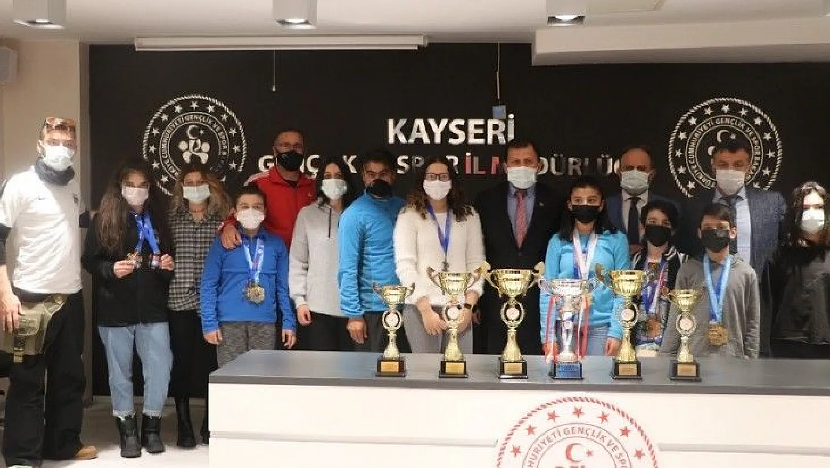 Şampiyonlardan Kabakcı'ya ziyaret