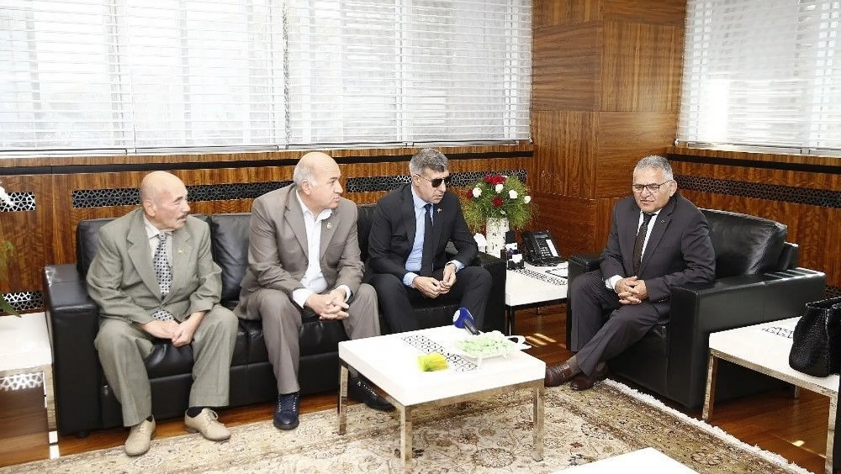 Şehit Aileleri ve Gaziler Derneği Yönetimi Başkan Büyükkılıç'ı ziyaret etti