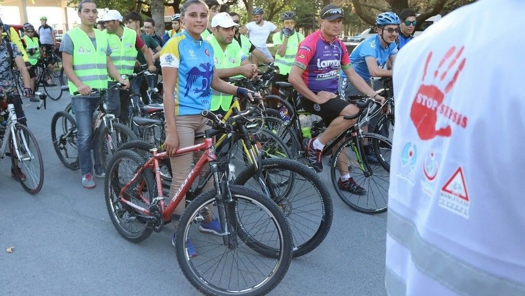 Sepsis Günü nedeniyle 60 bisikletli pedal çevirdi
