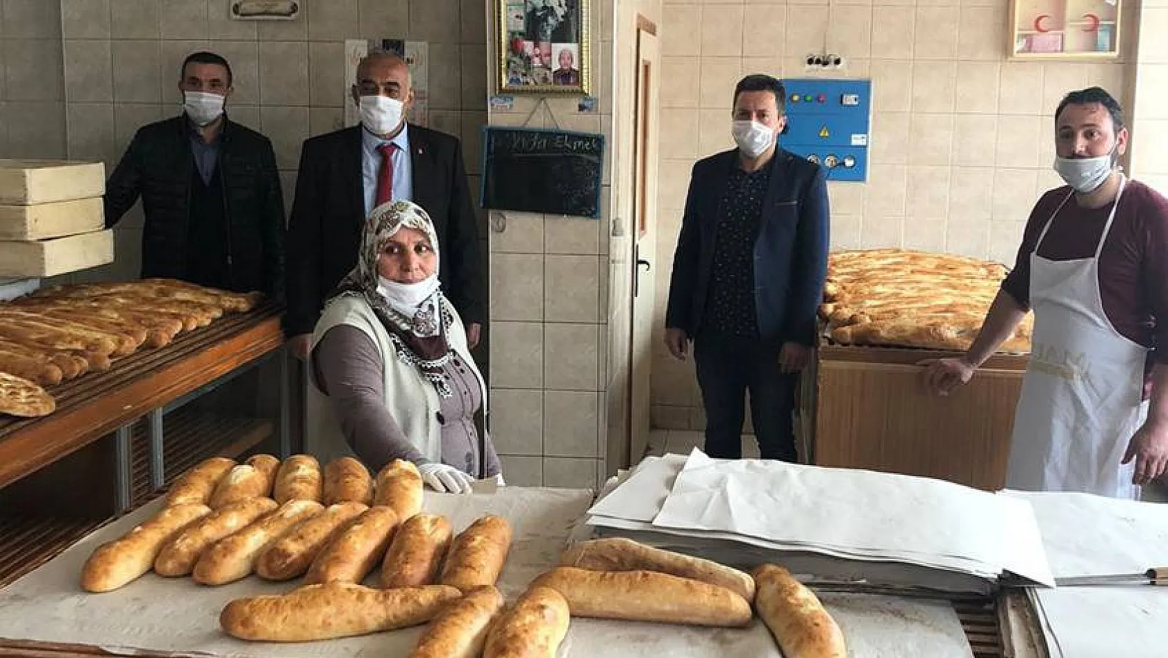 Seyhan Arifoğlu'ndan 'Askıda ekmek uygulaması'na övgü