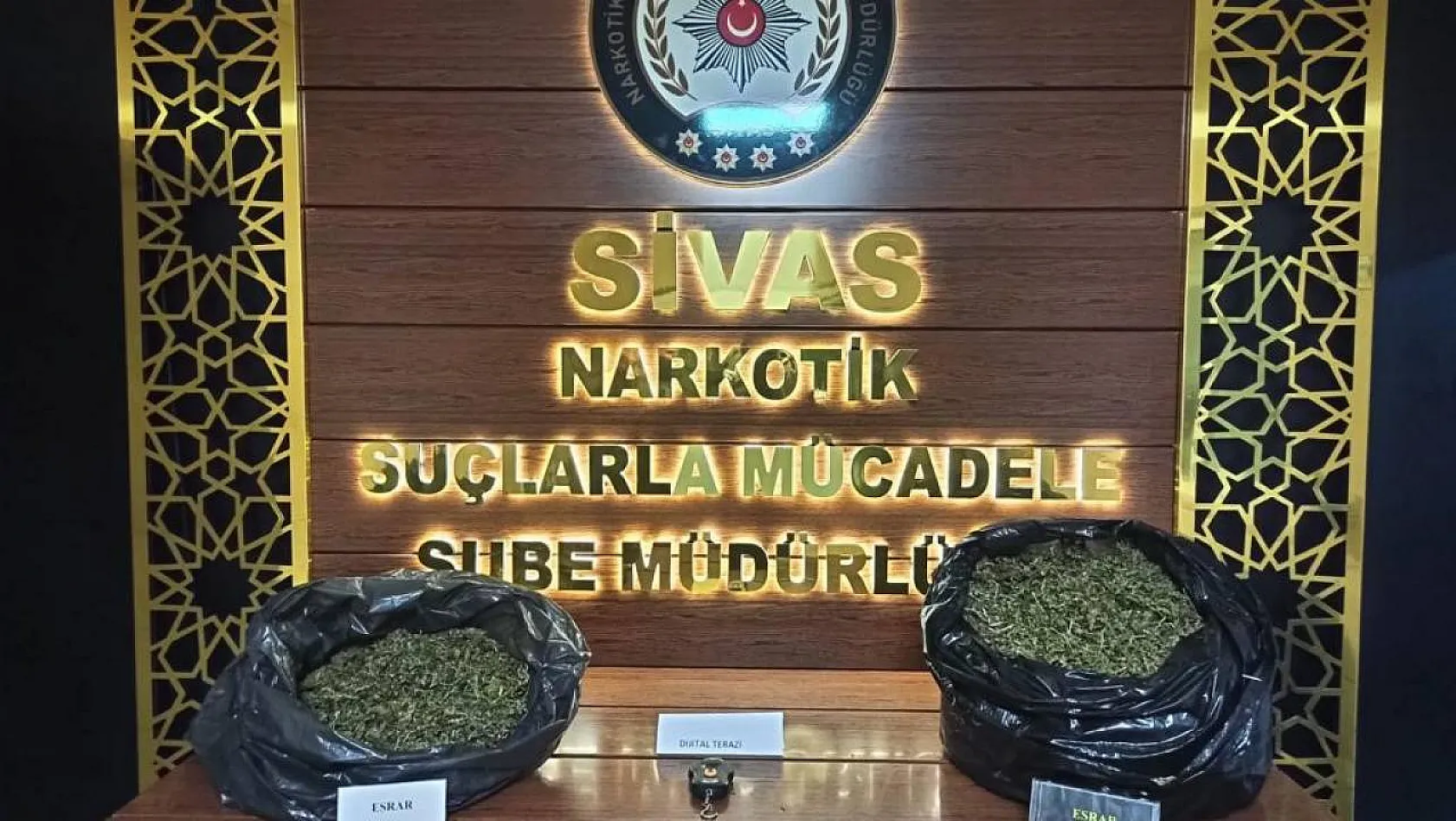 Sivas'ta kilolarca uyuşturucu madde ele geçirildi